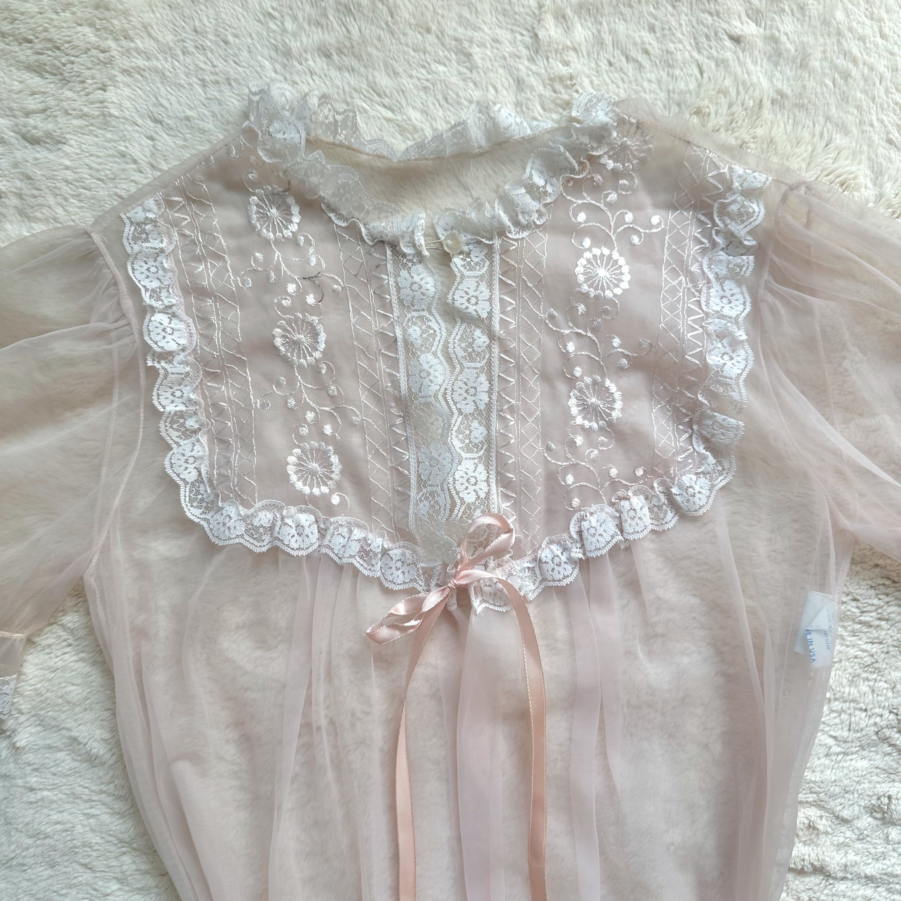 1980's rosebud lace nightgown