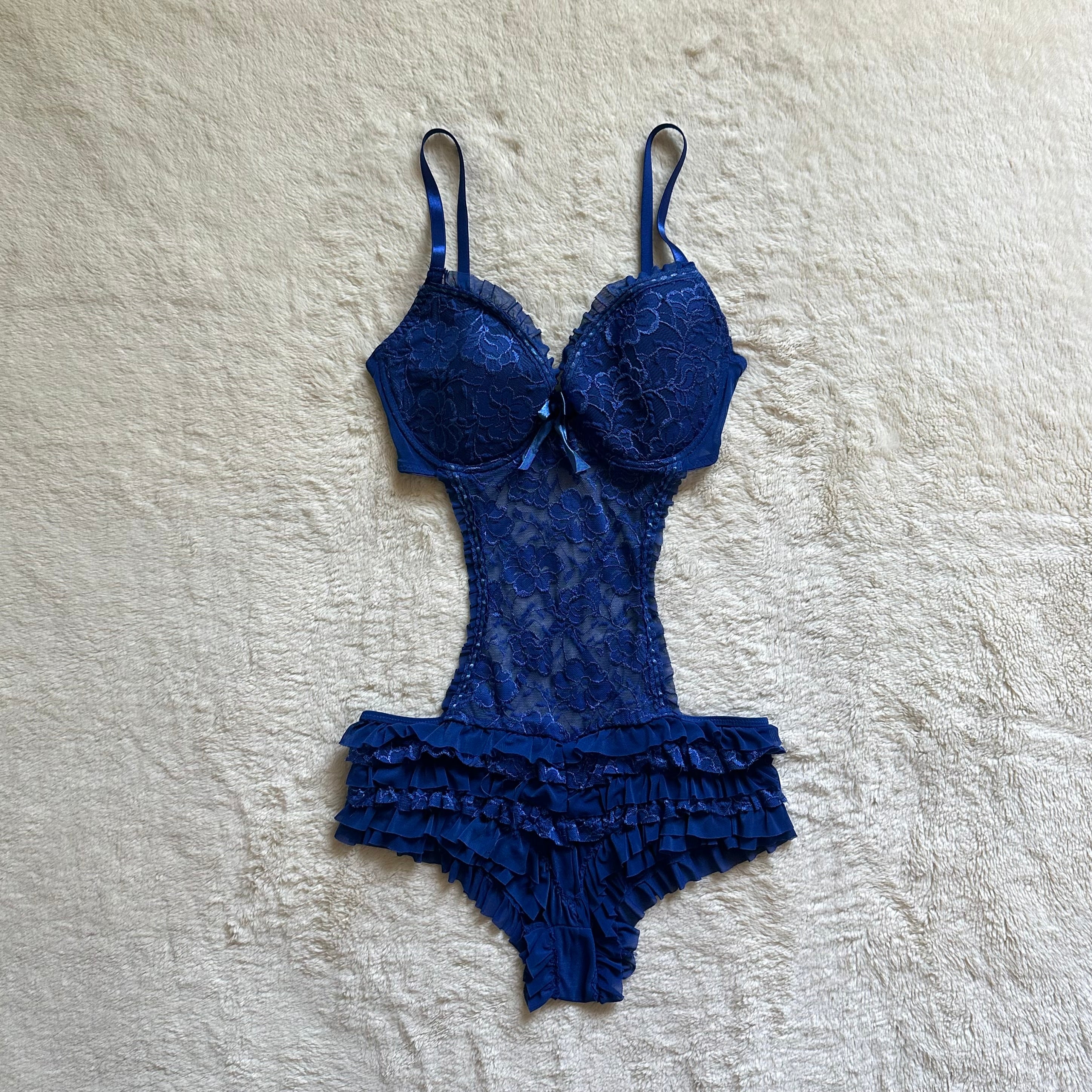 2000's royal ruffle teddy