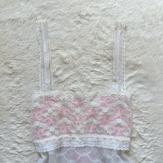 2000's laced in ribbon camisole
