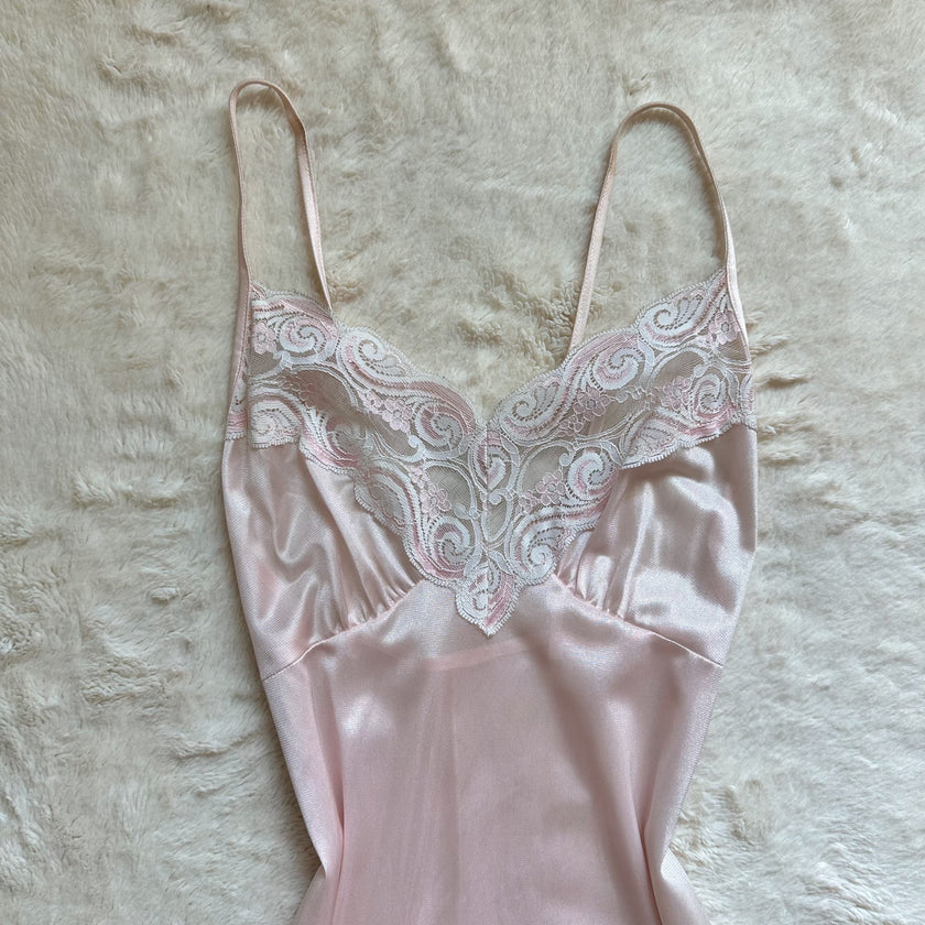 1980's pink chantilly negligee