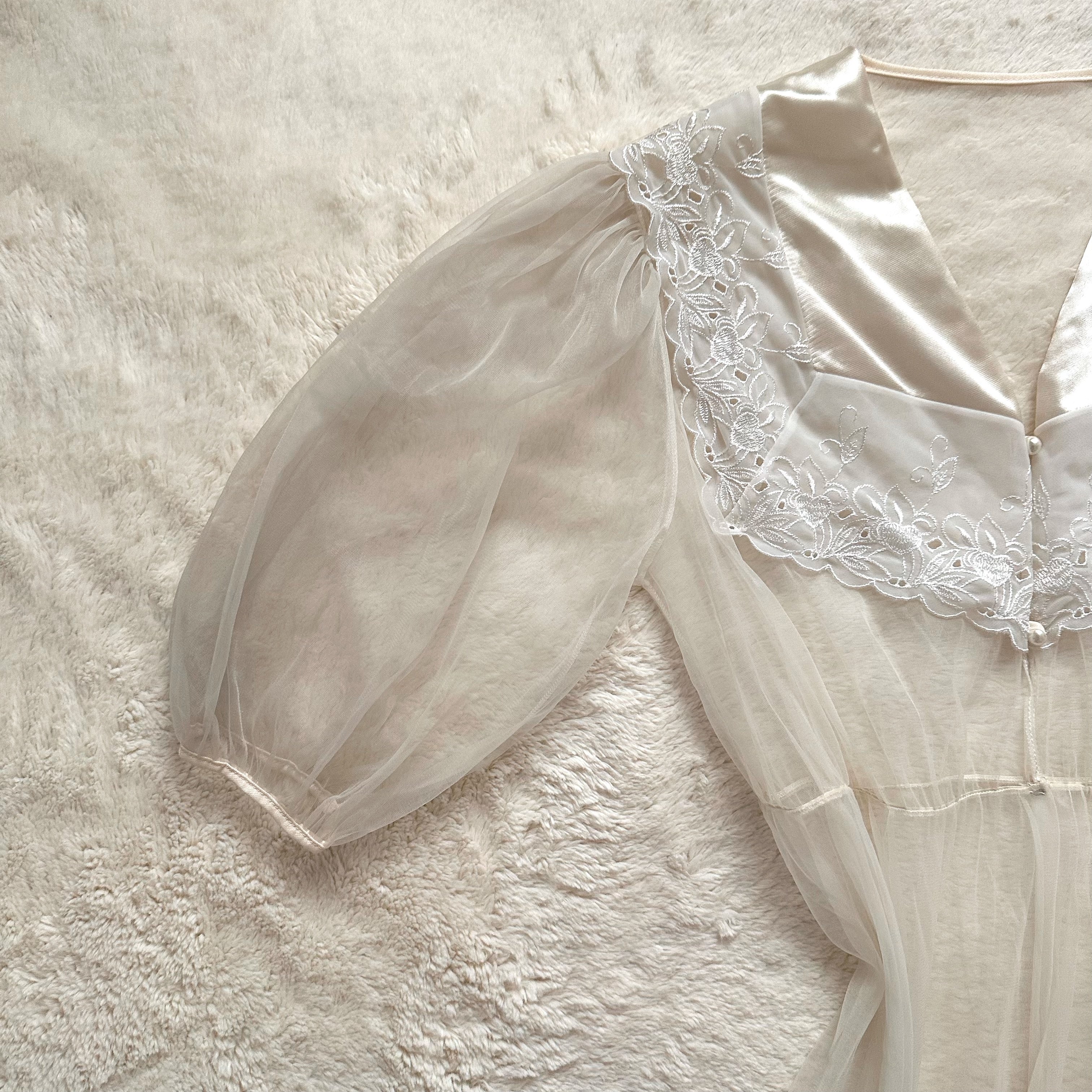 1980's pearlvale peignoir