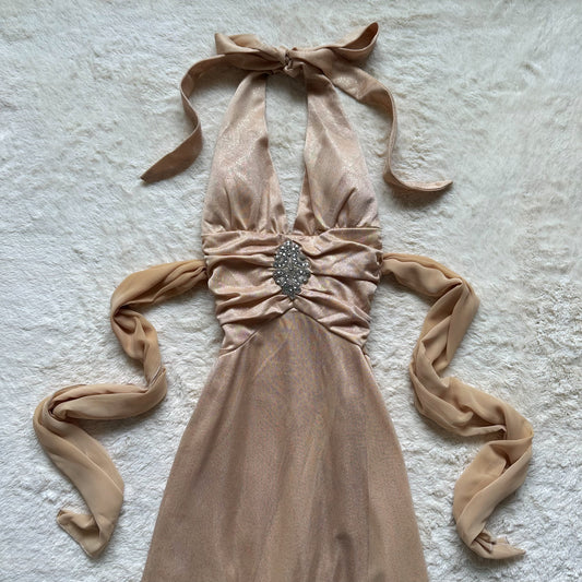 the leo gown