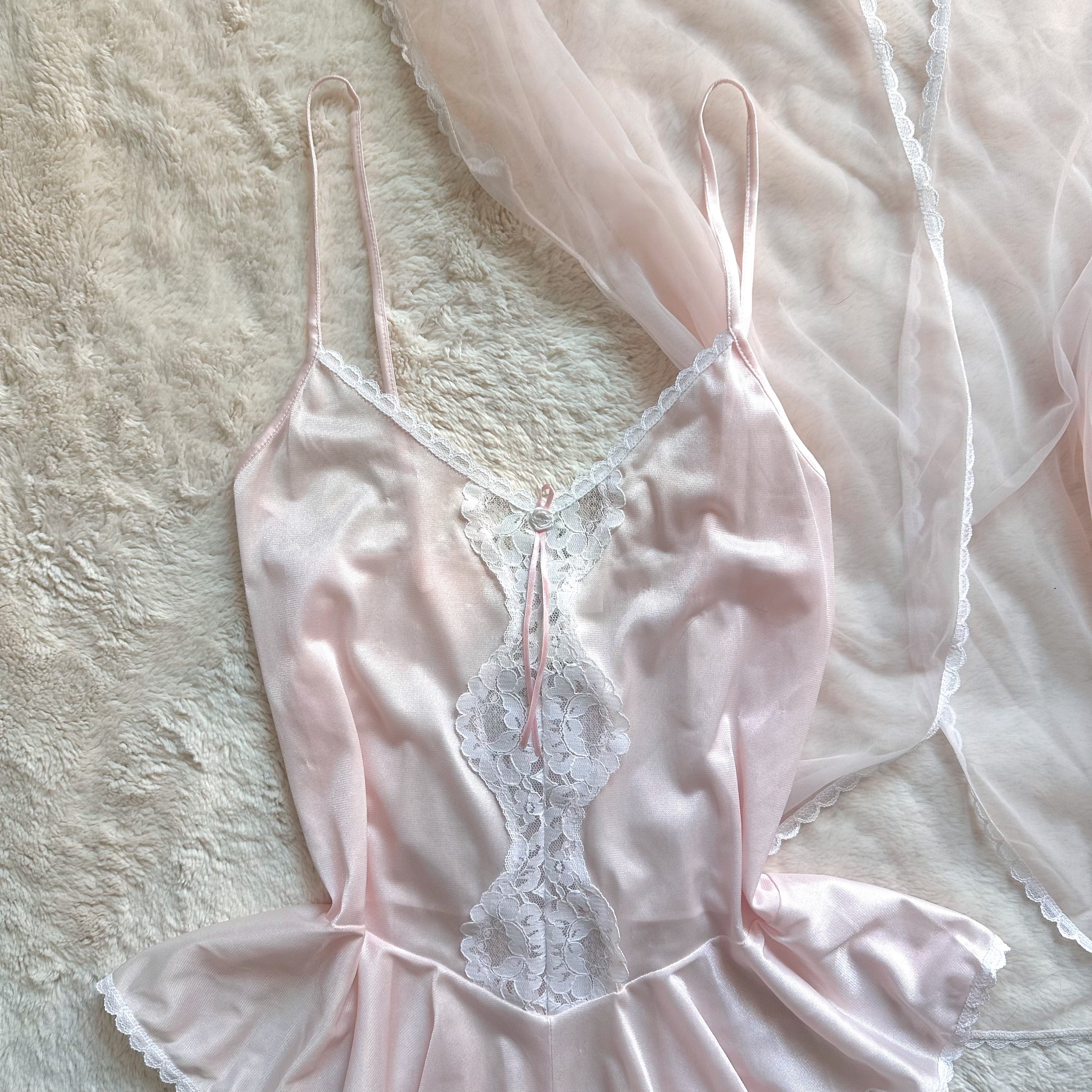 1990's powder lace set