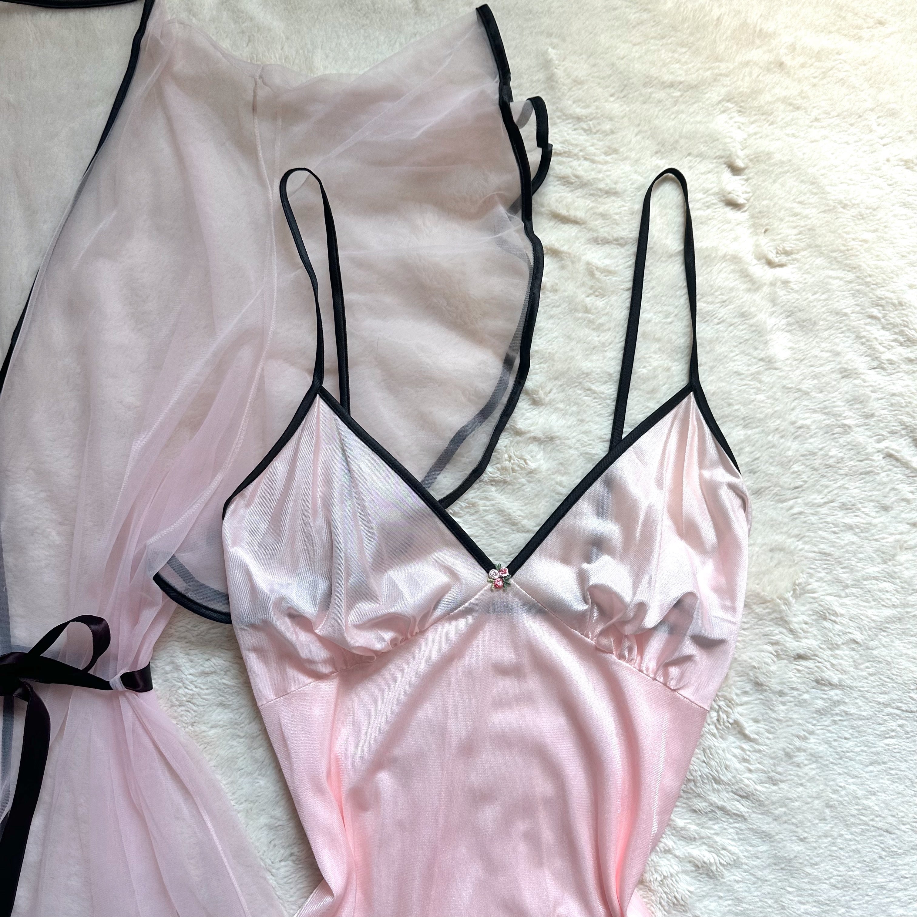 1990's rosette boudoir set