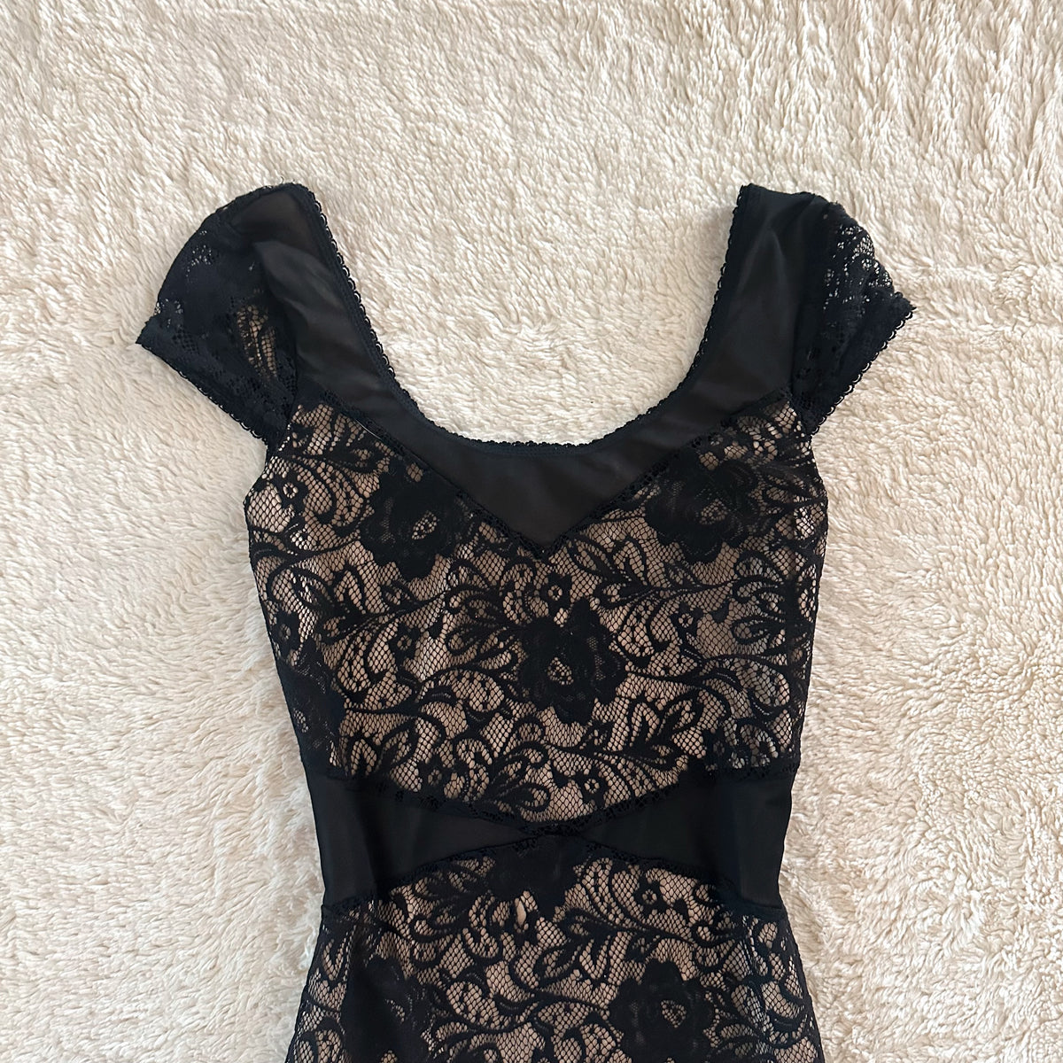 2000's raven lace top