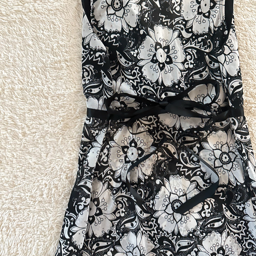 2000's noir petal top