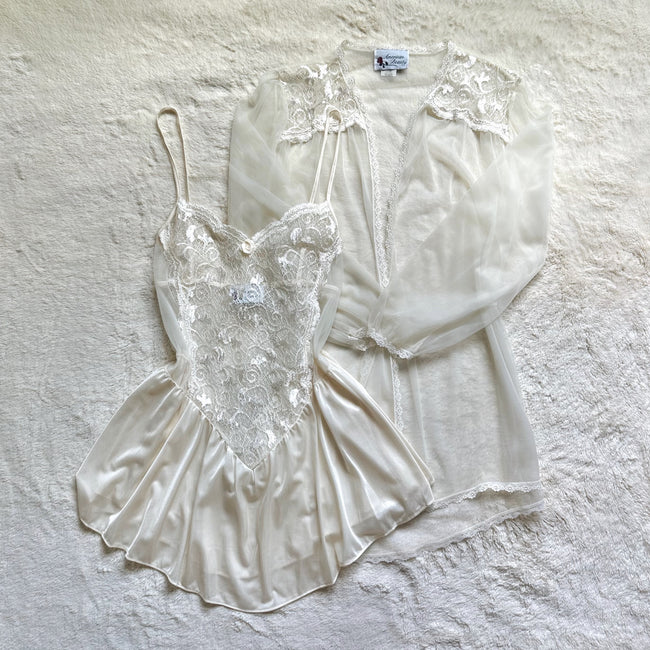 1980's keepsake lace lounge set