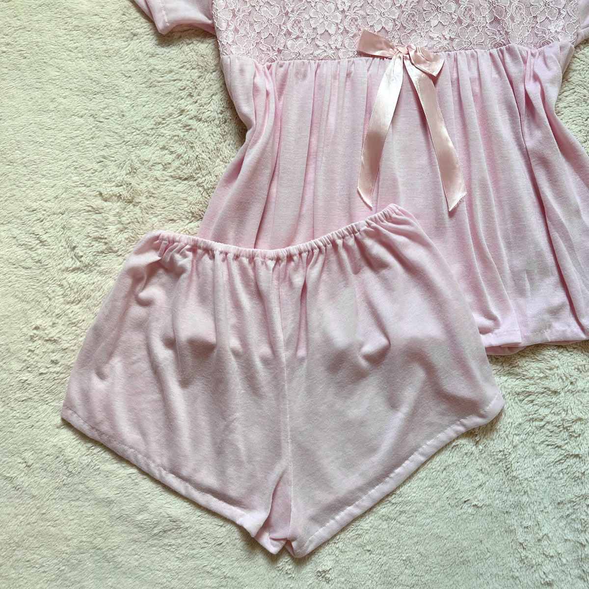 2000's sweet dreams sleep set