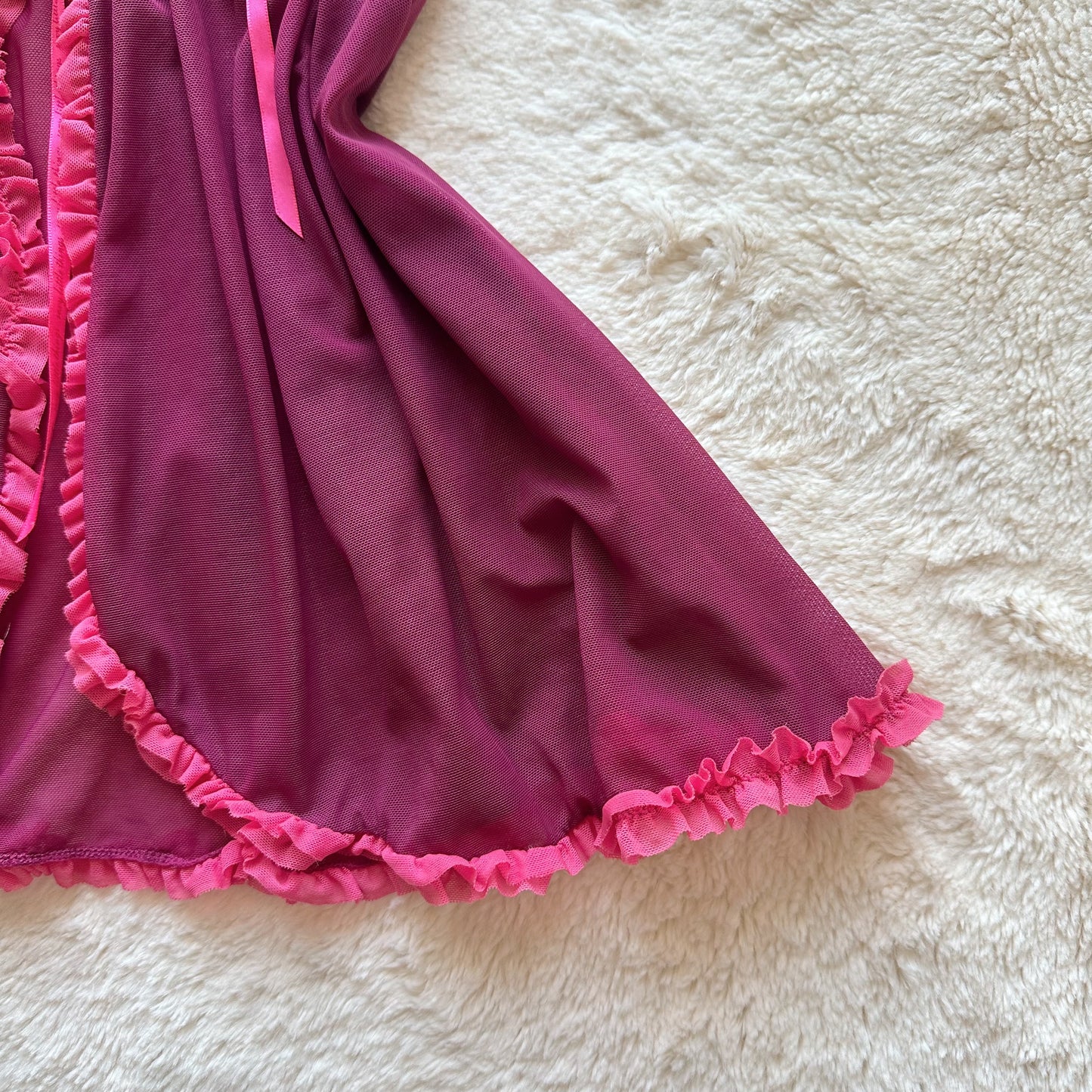 2006 fuchsia peek-a-boo babydoll set