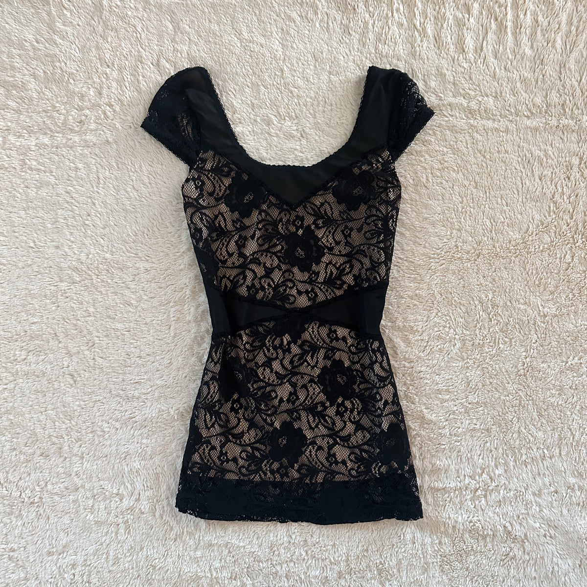 2000's raven lace top
