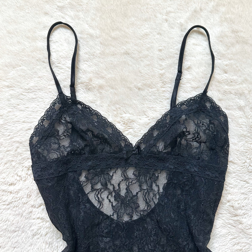 2000's lady lace slip dress
