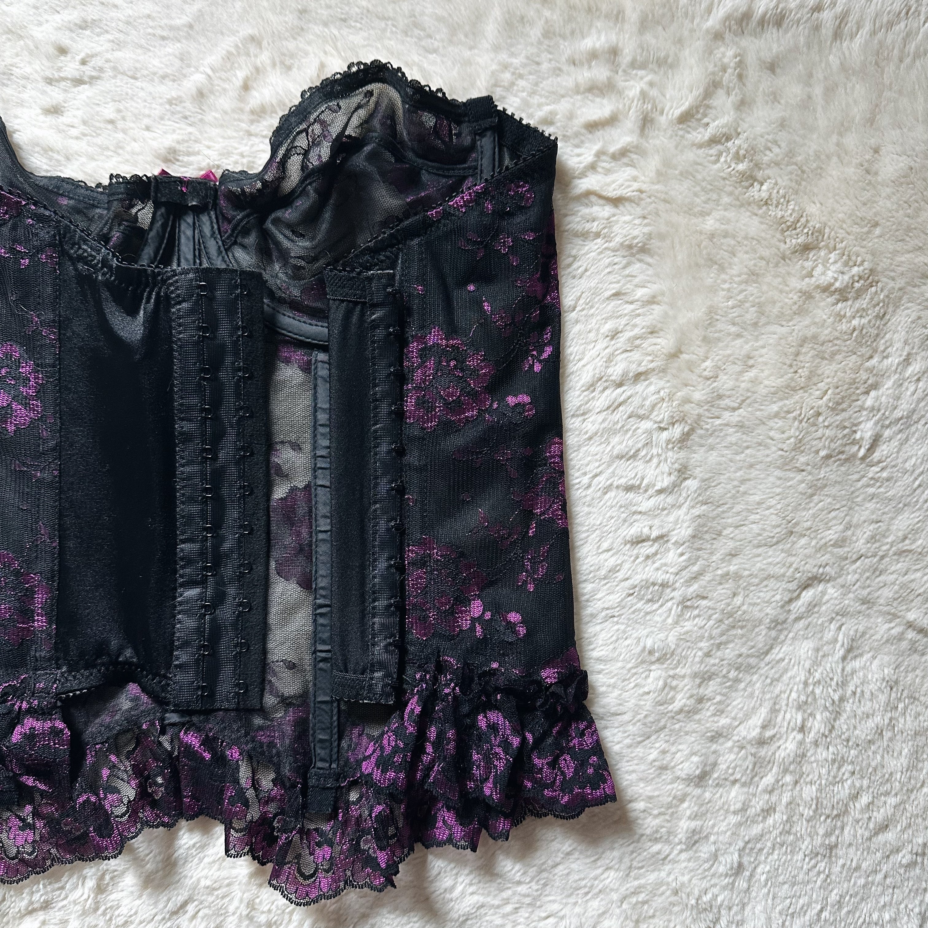 1990's gothic princess lace corset