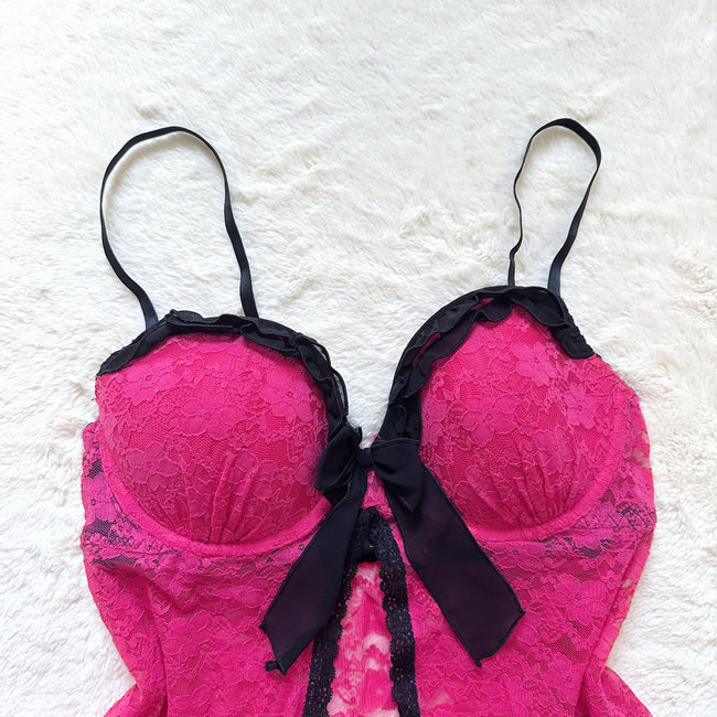 2000's raspberry lace camisole