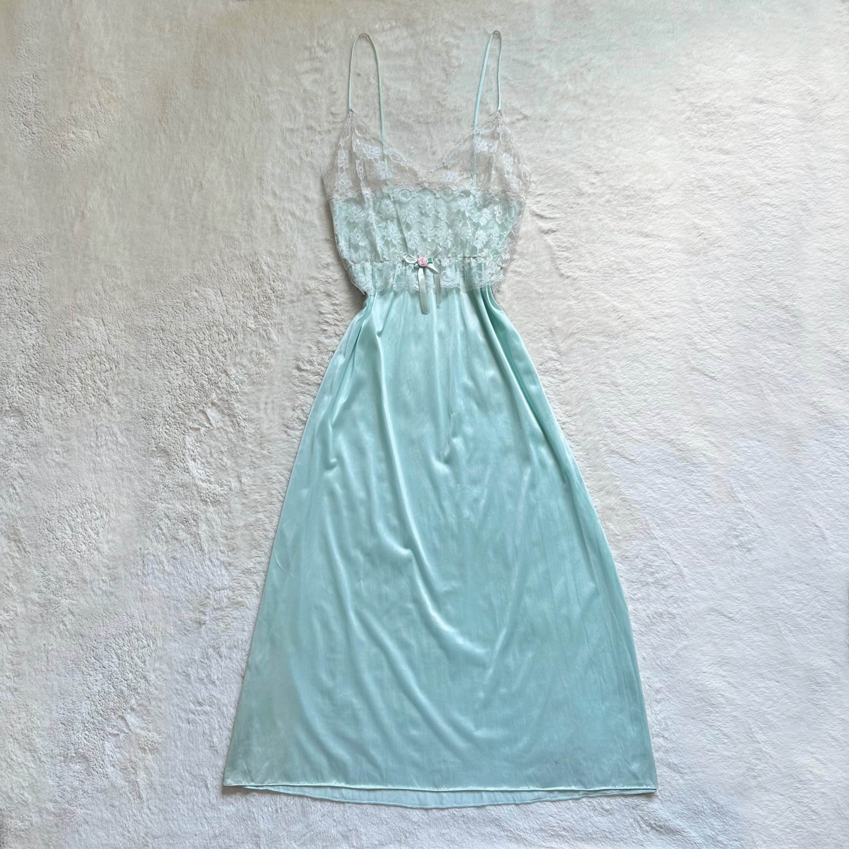 1980's seafoam lace negligee + bed jacket