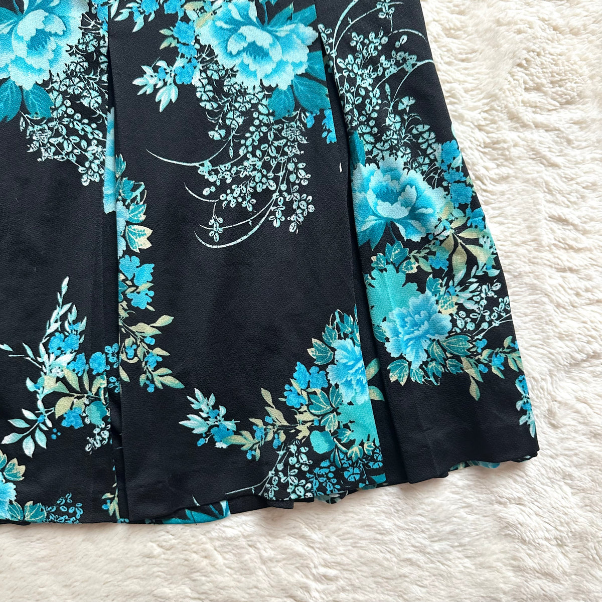 2000's dark garden mini skirt