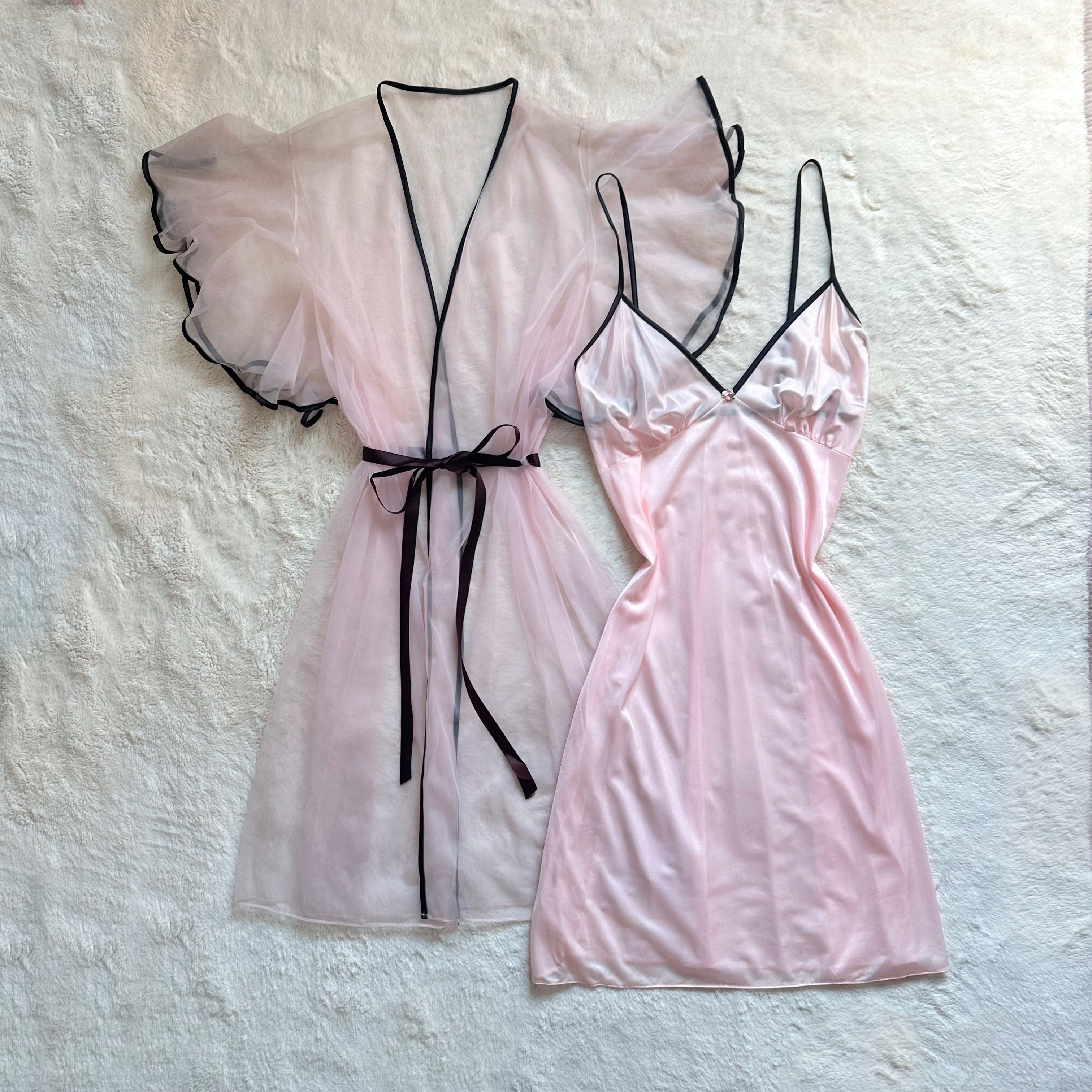 1990's rosette boudoir set