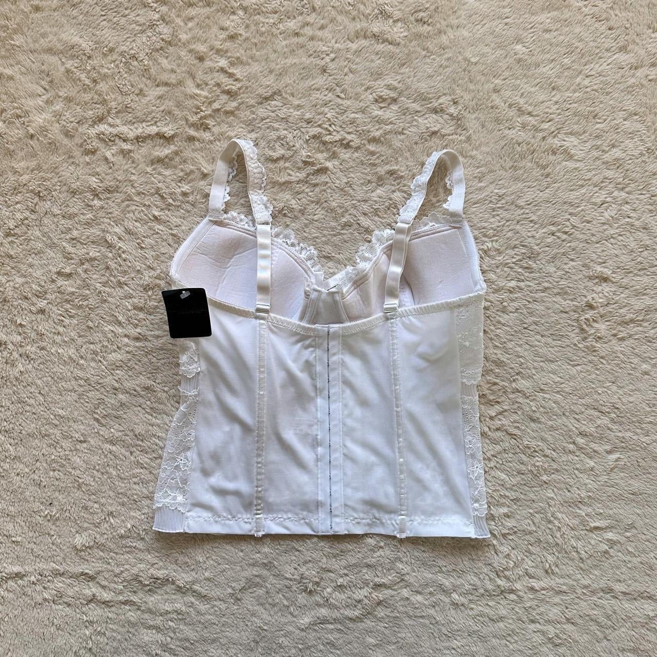 2000's powdered lace bustier set