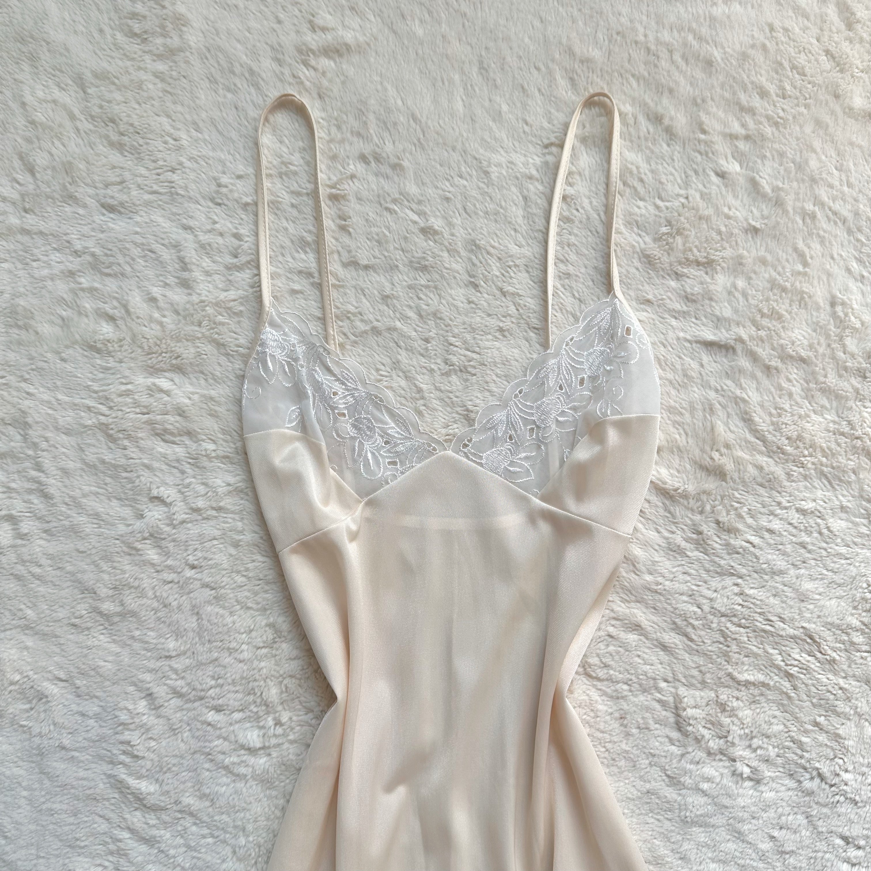 1980's cream pearl negligee