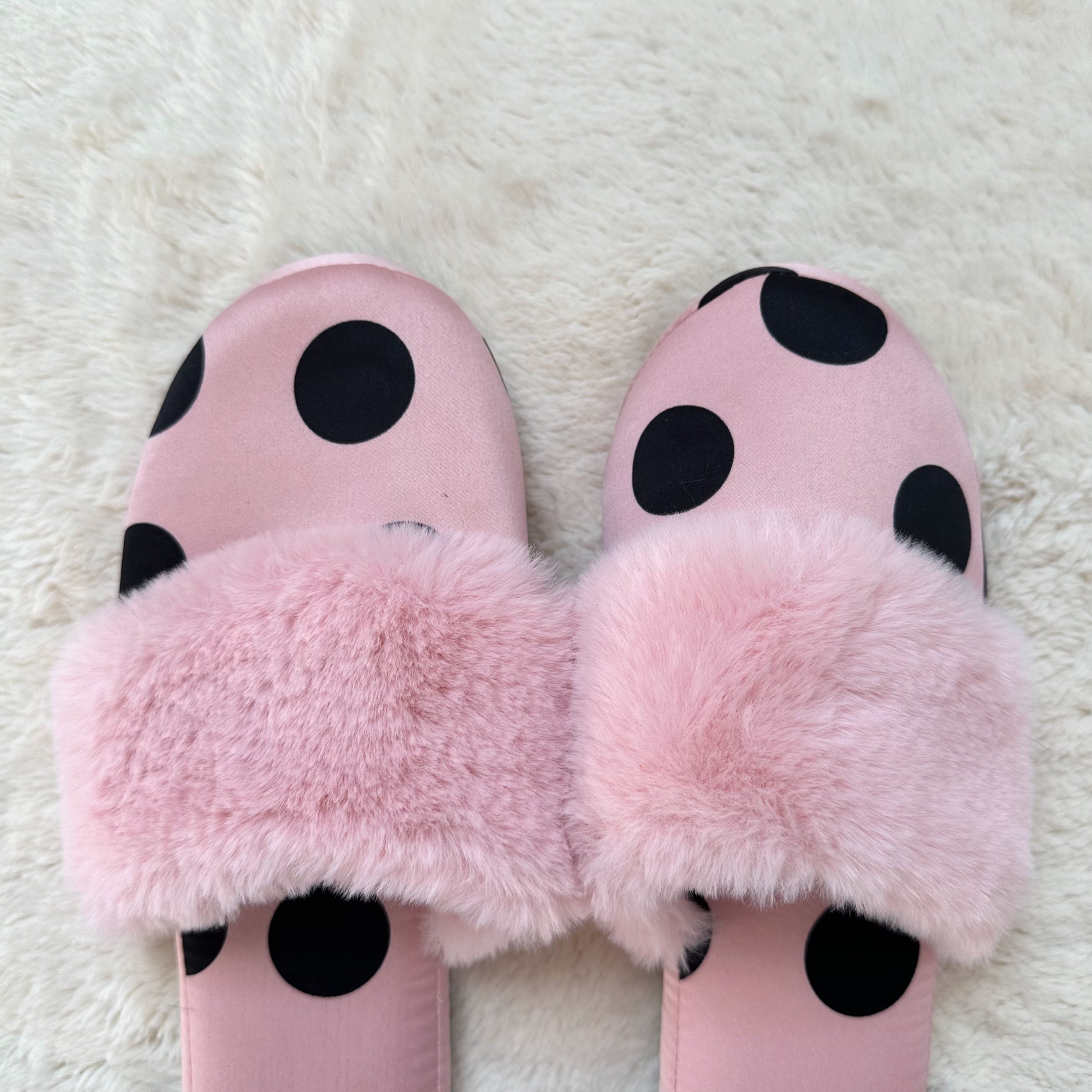2019 pretty in polka slippers