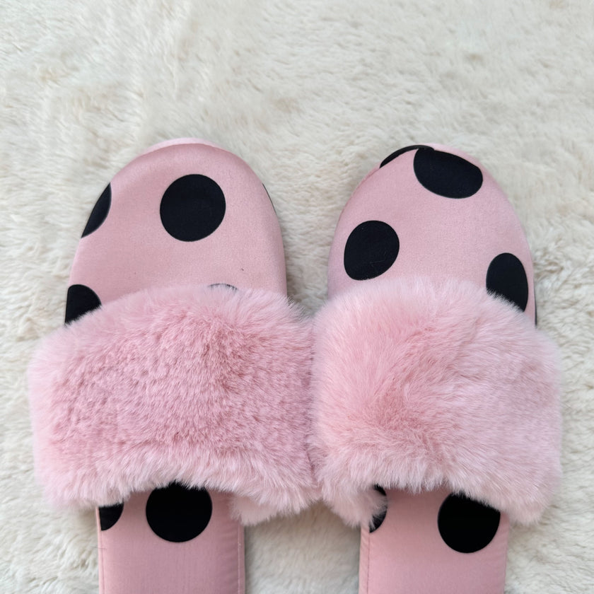 2019 pretty in polka slippers