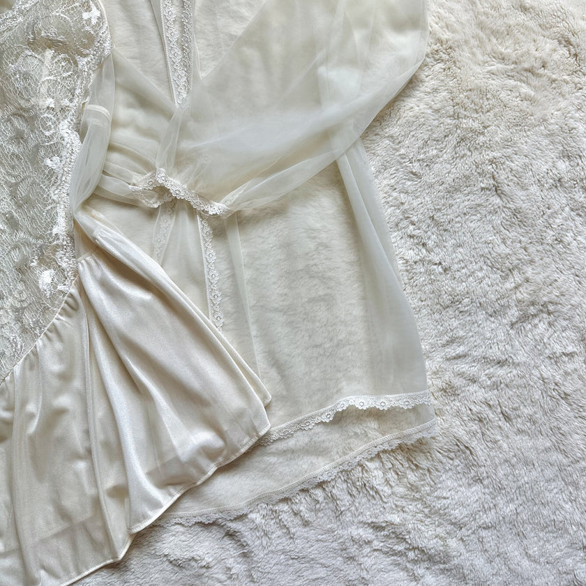 1980's keepsake lace lounge set