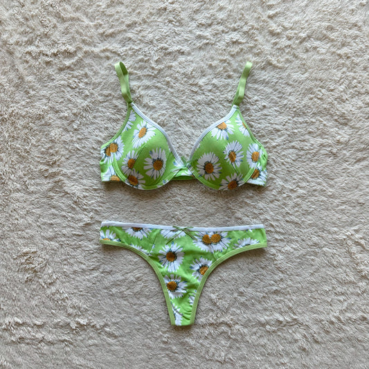 2000's green spring daisy bra set