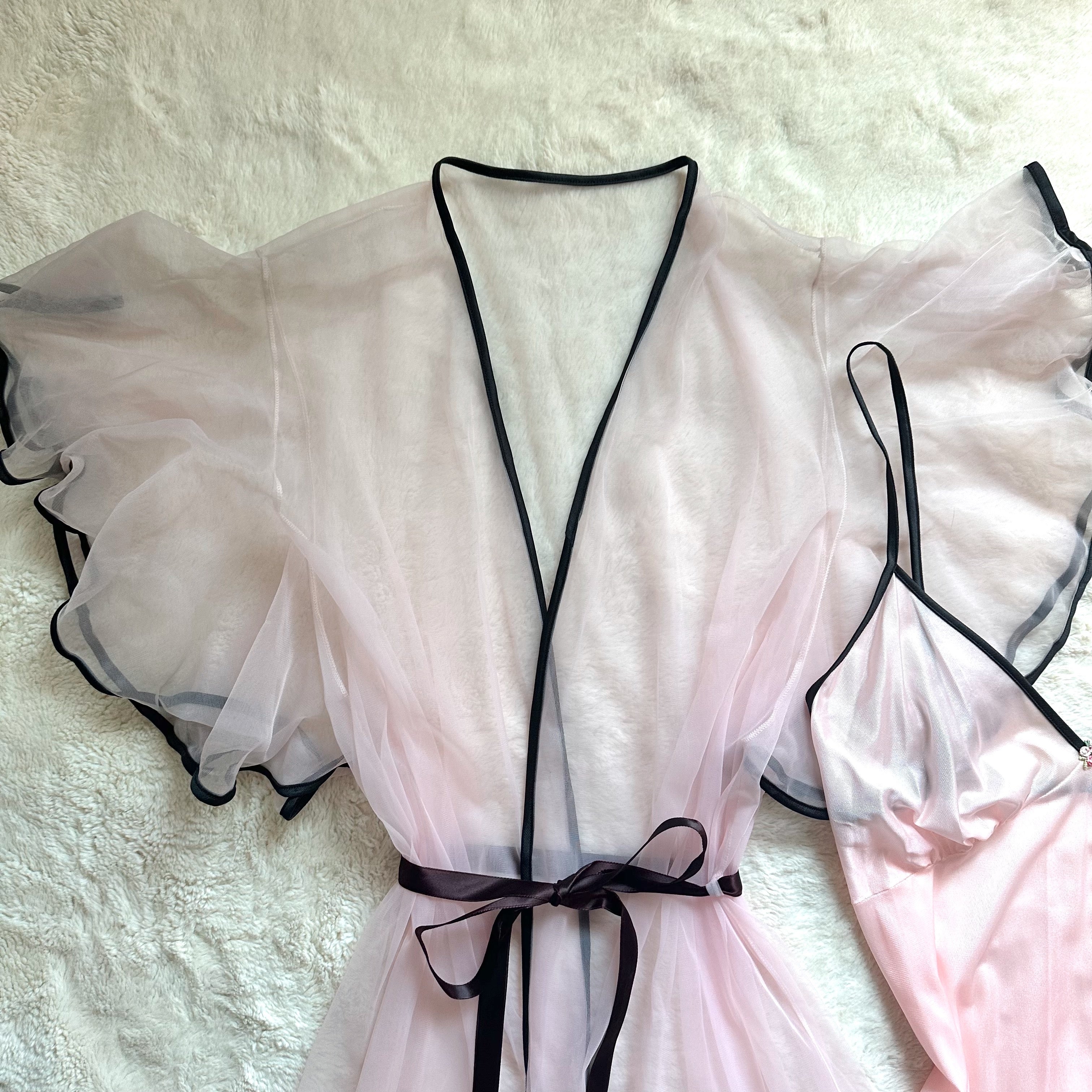 1990's rosette boudoir set