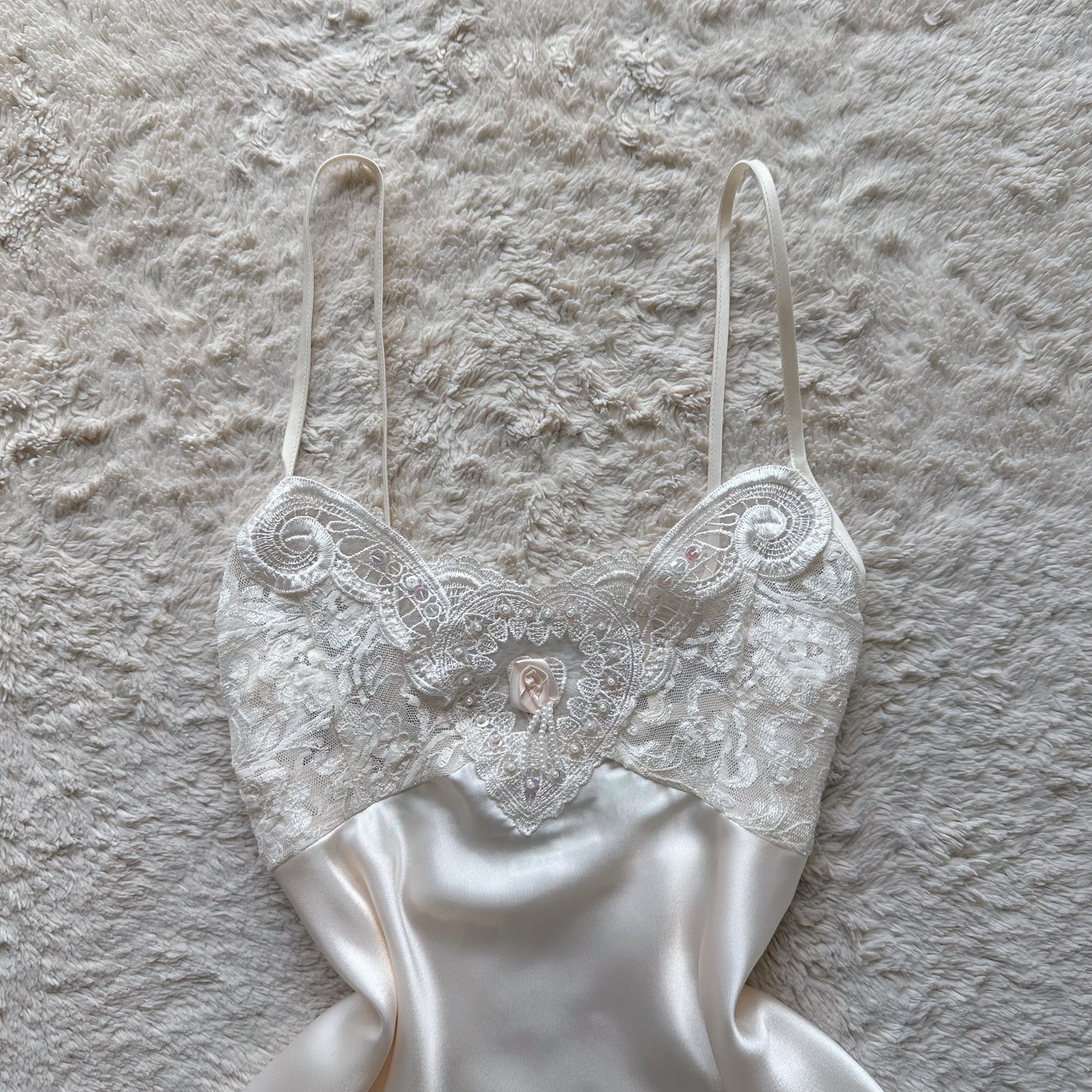 1990's cream satin lace rose set