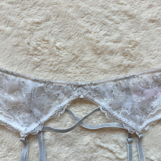 2015 frosted veil garter belt