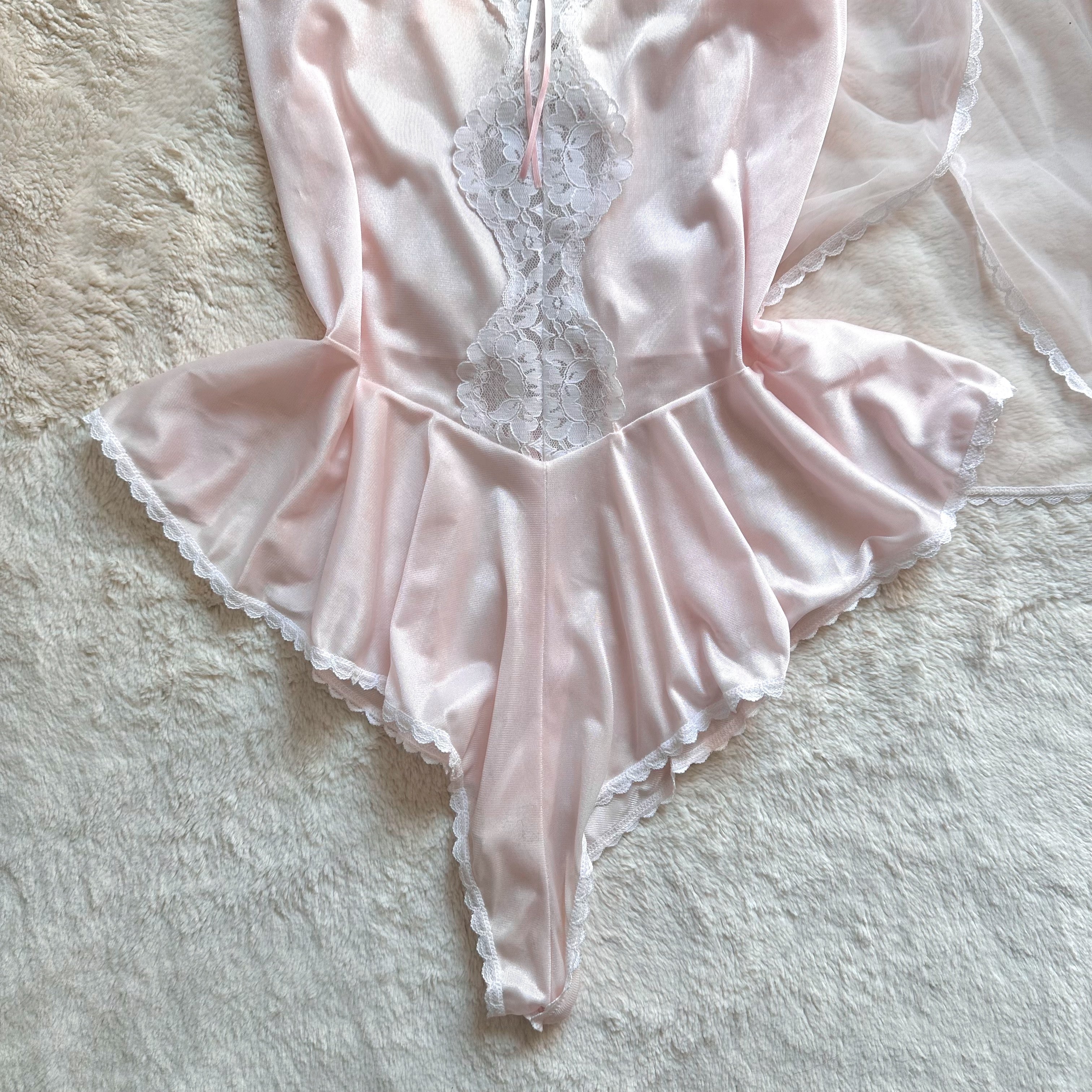 1990's powder lace set