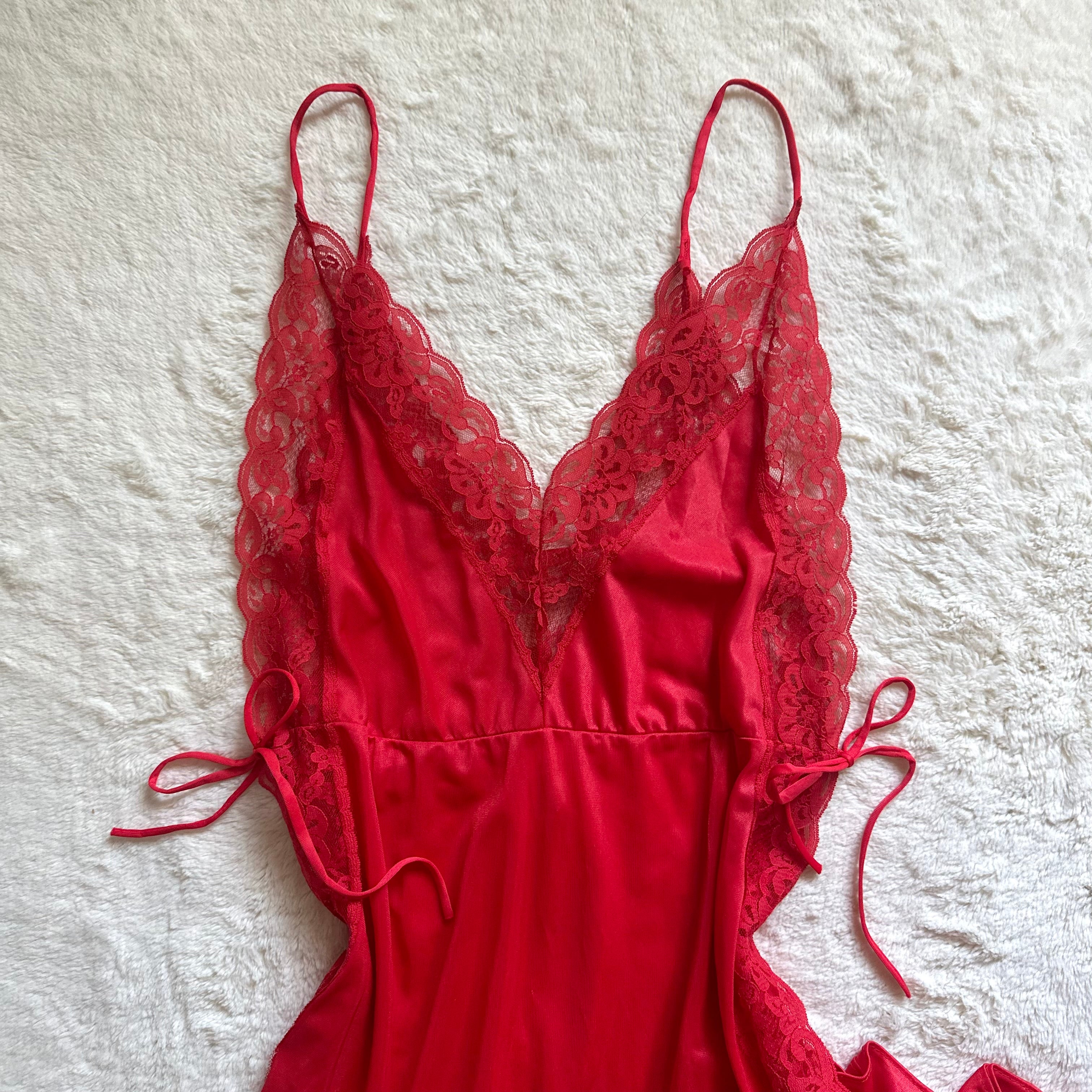 1990's scarlet rendezvous negligee