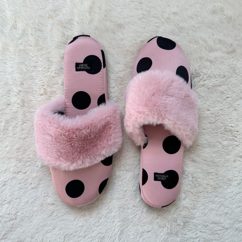 2019 pretty in polka slippers