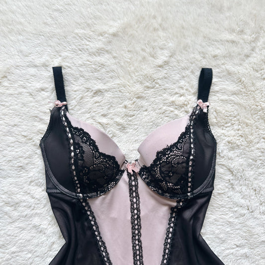 2000's blush noir bustier