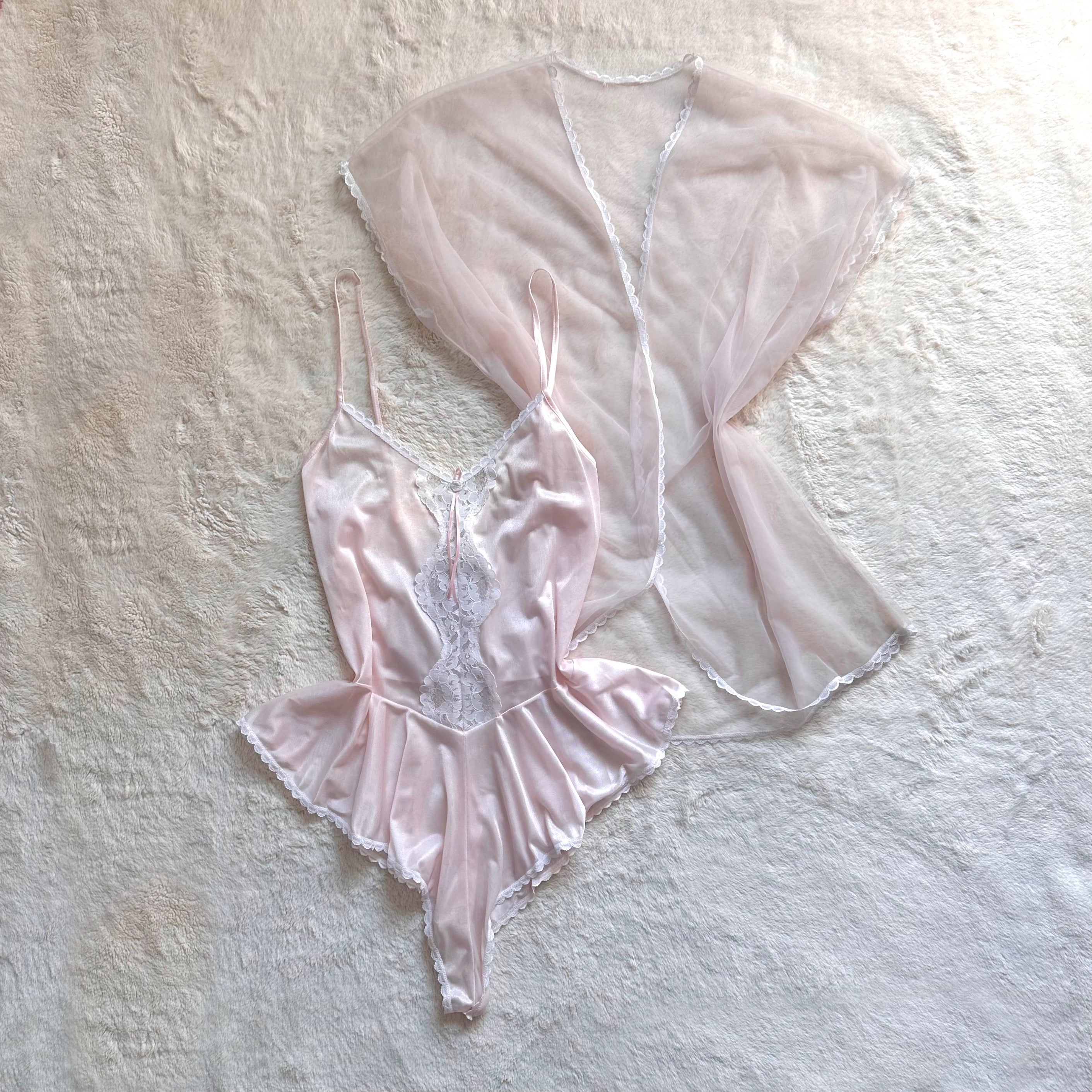 1990's powder lace set