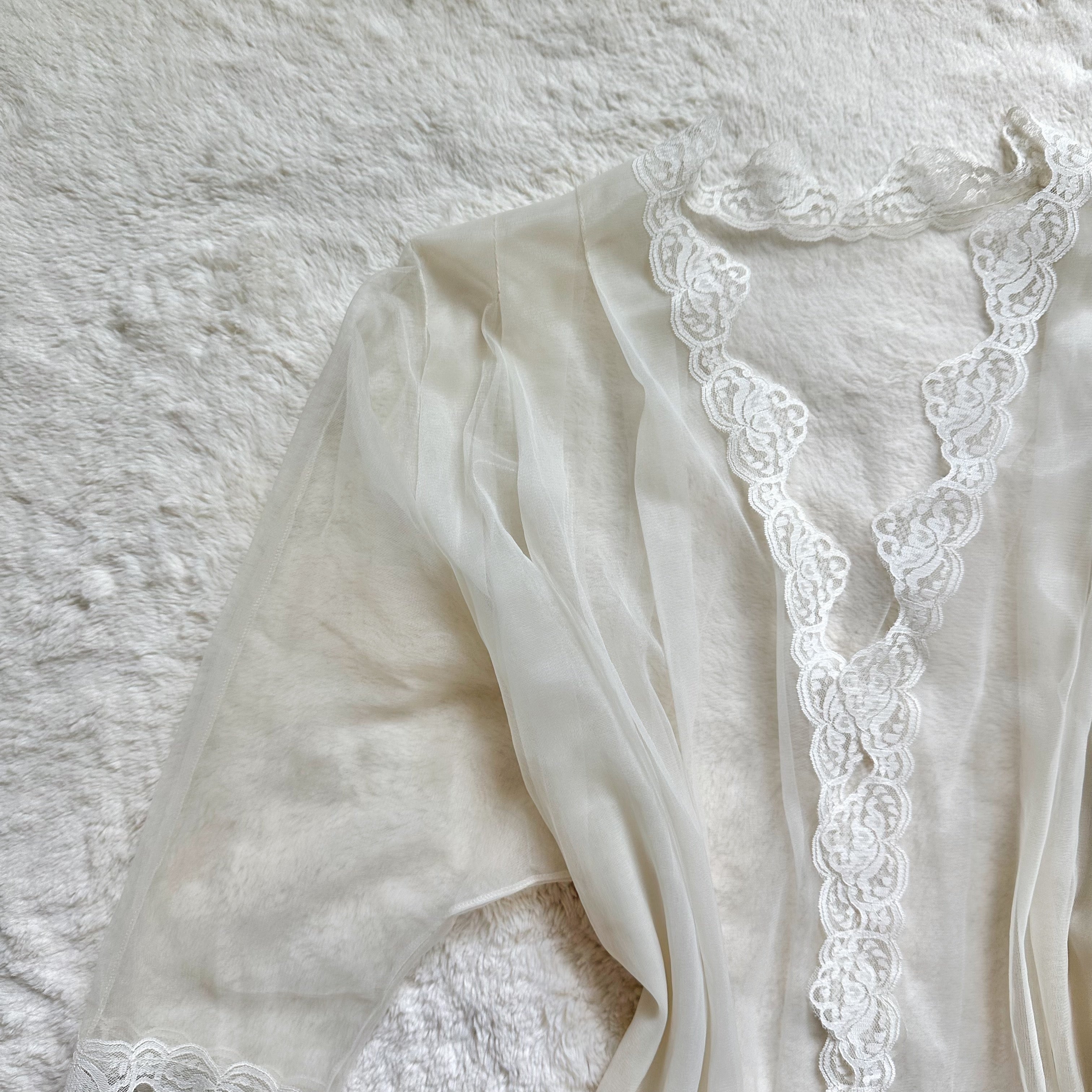 1980's something borrowed robe