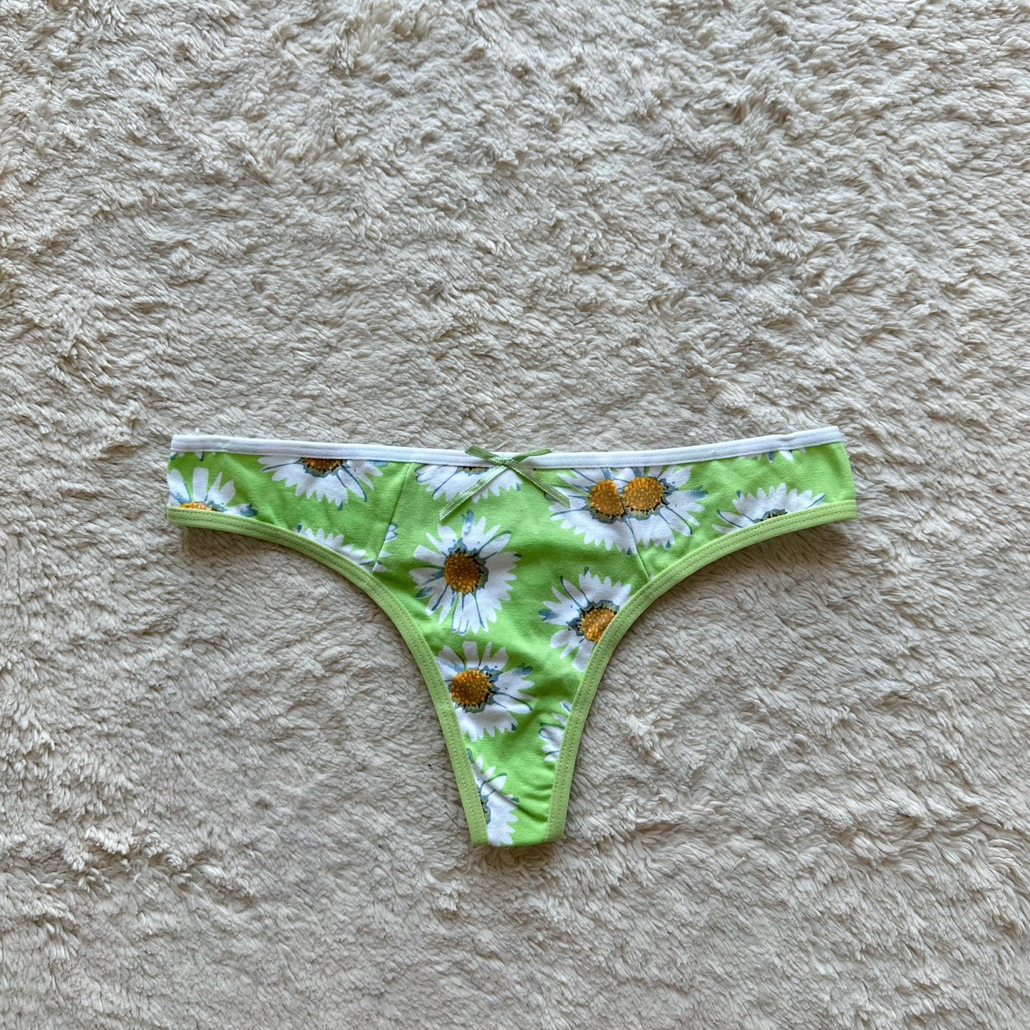 2000's green spring daisy bra set