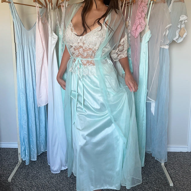 1980's seafoam lace negligee + bed jacket