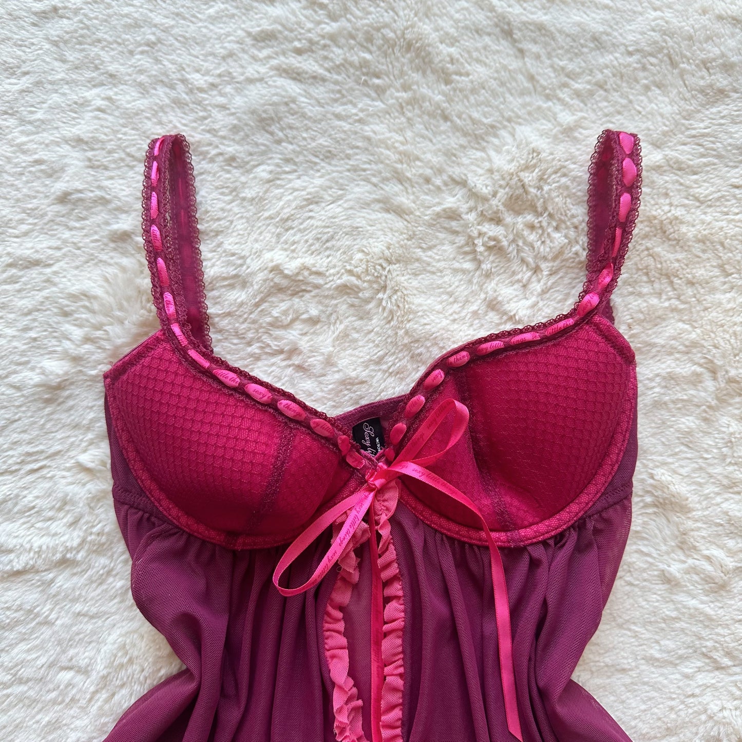 2006 fuchsia peek-a-boo babydoll set