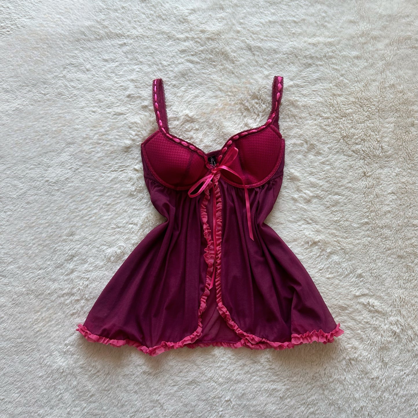 2006 fuchsia peek-a-boo babydoll set