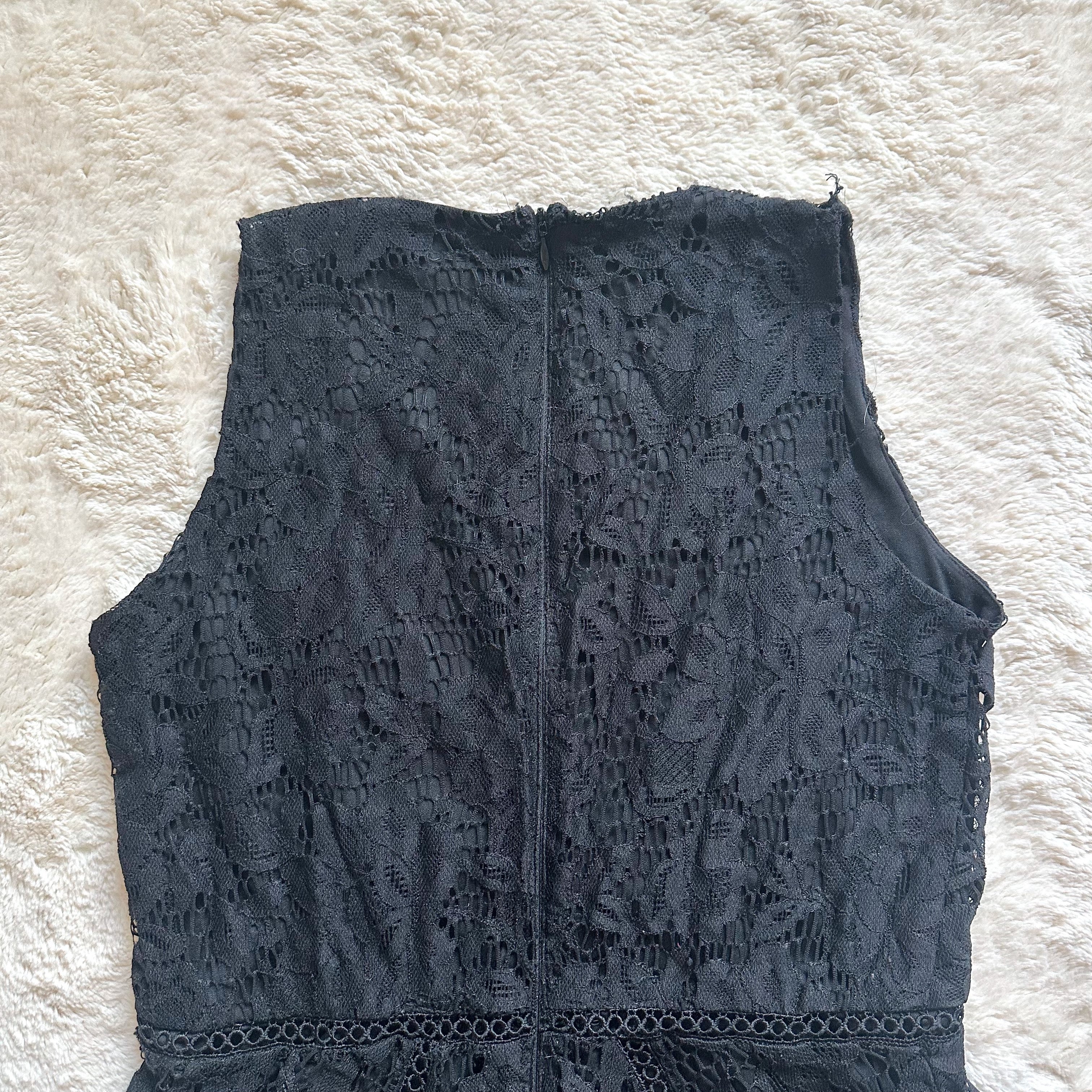 2000's noir lace asymmetrical dress
