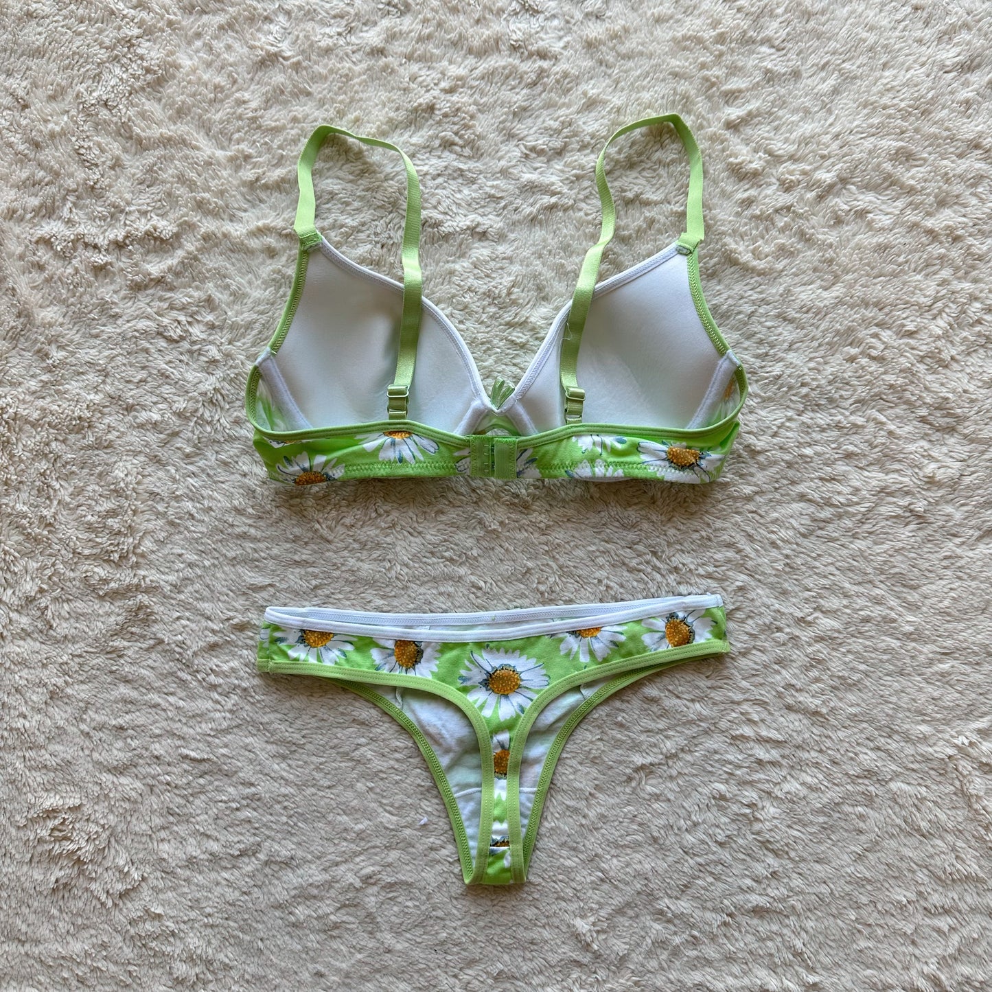 2000's green spring daisy bra set