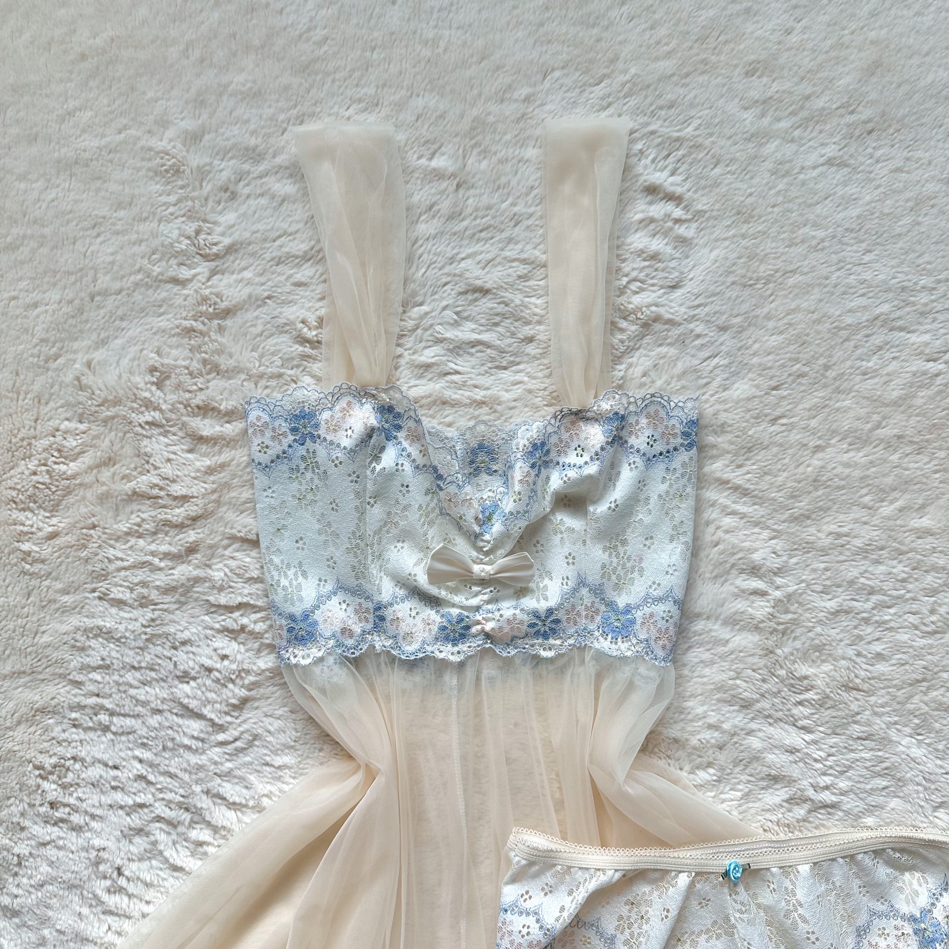 the sonnet ruffle mini set