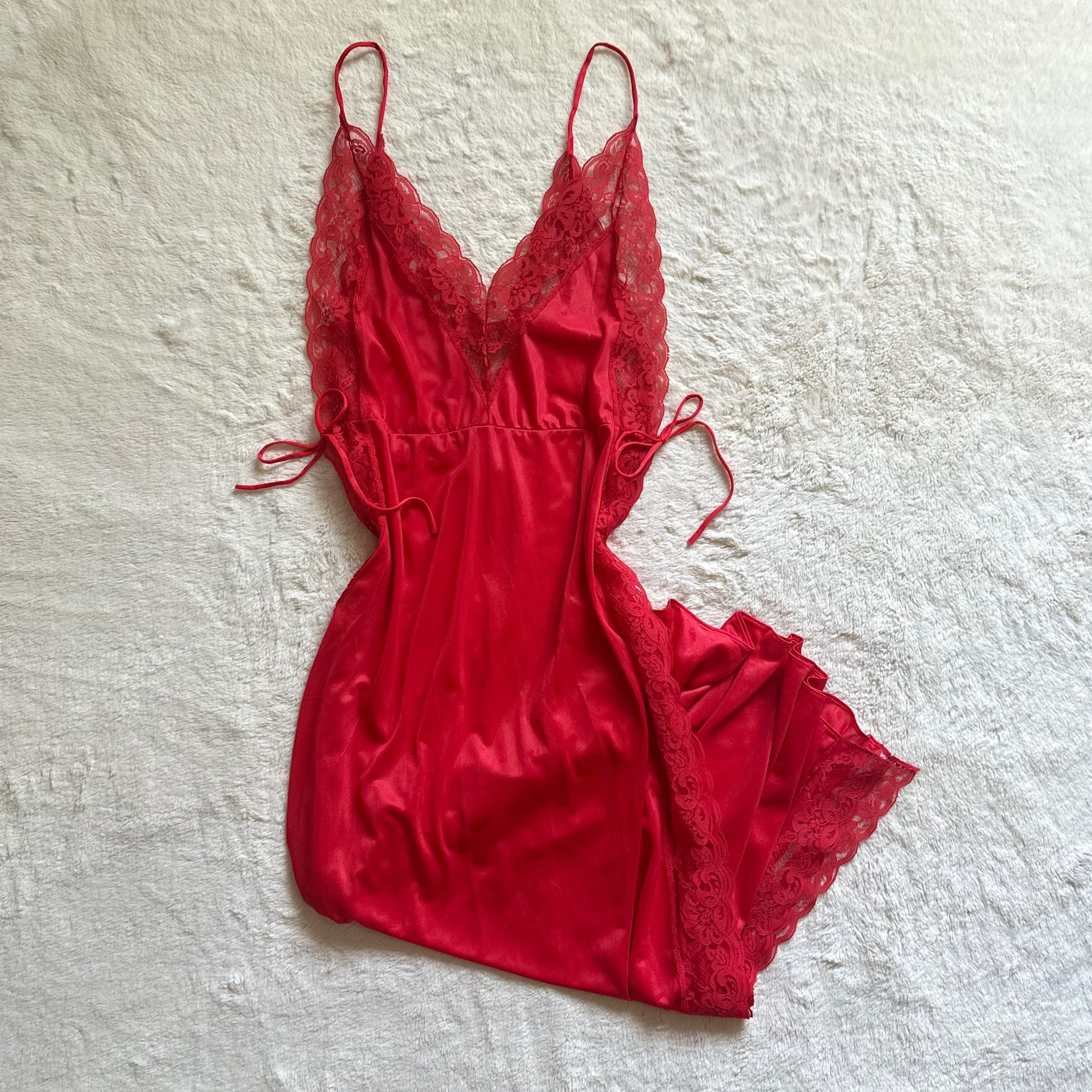 1990's scarlet rendezvous negligee