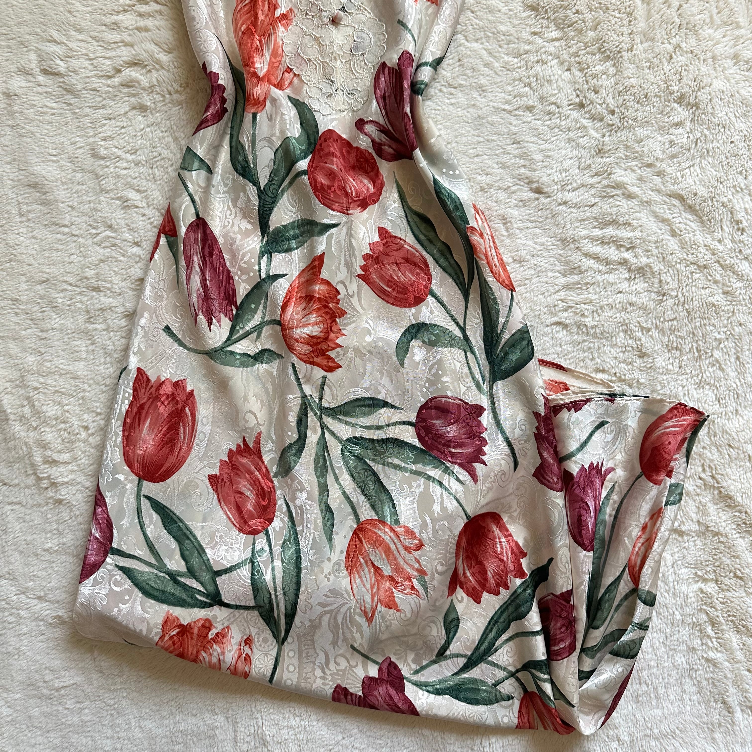 1990's tulip garden negligee