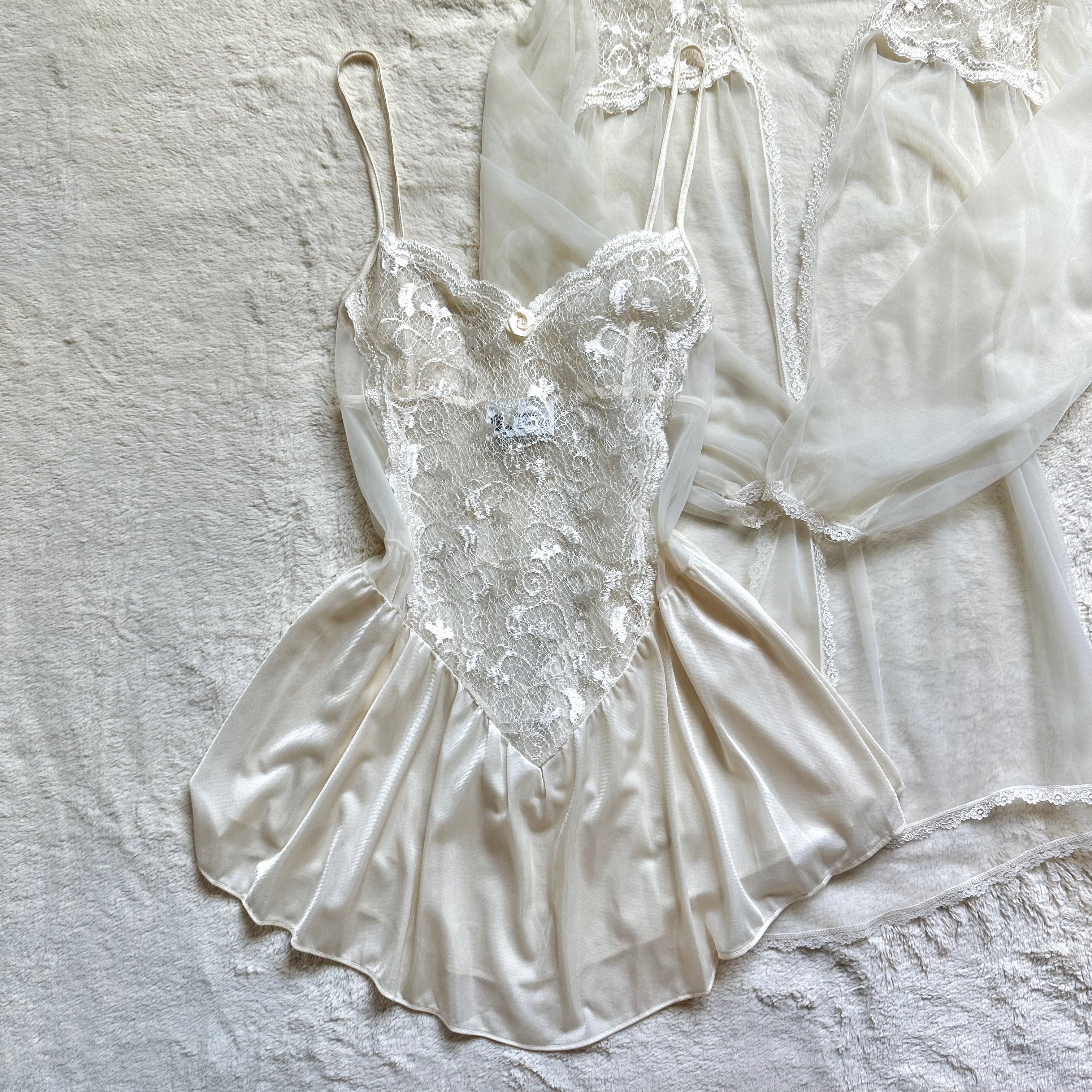 1980's keepsake lace lounge set