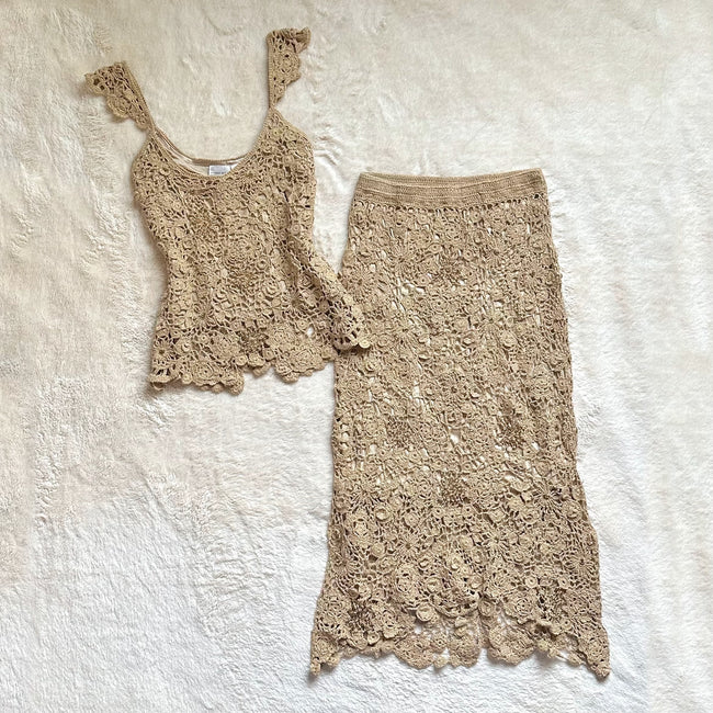 2000's crocheted sands lace set