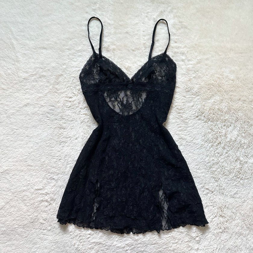 2000's lady lace slip dress