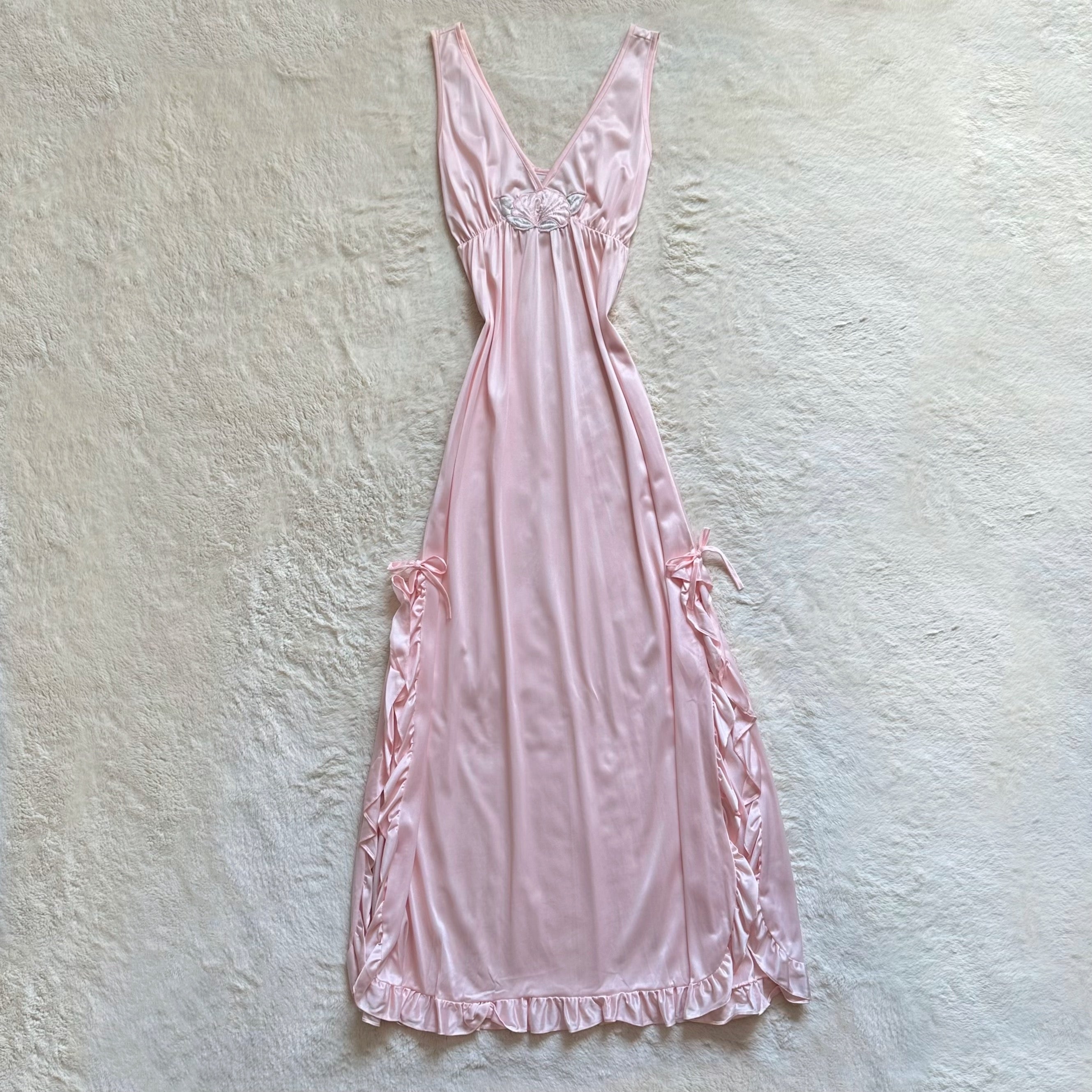 1980's ribbon waltz negligee