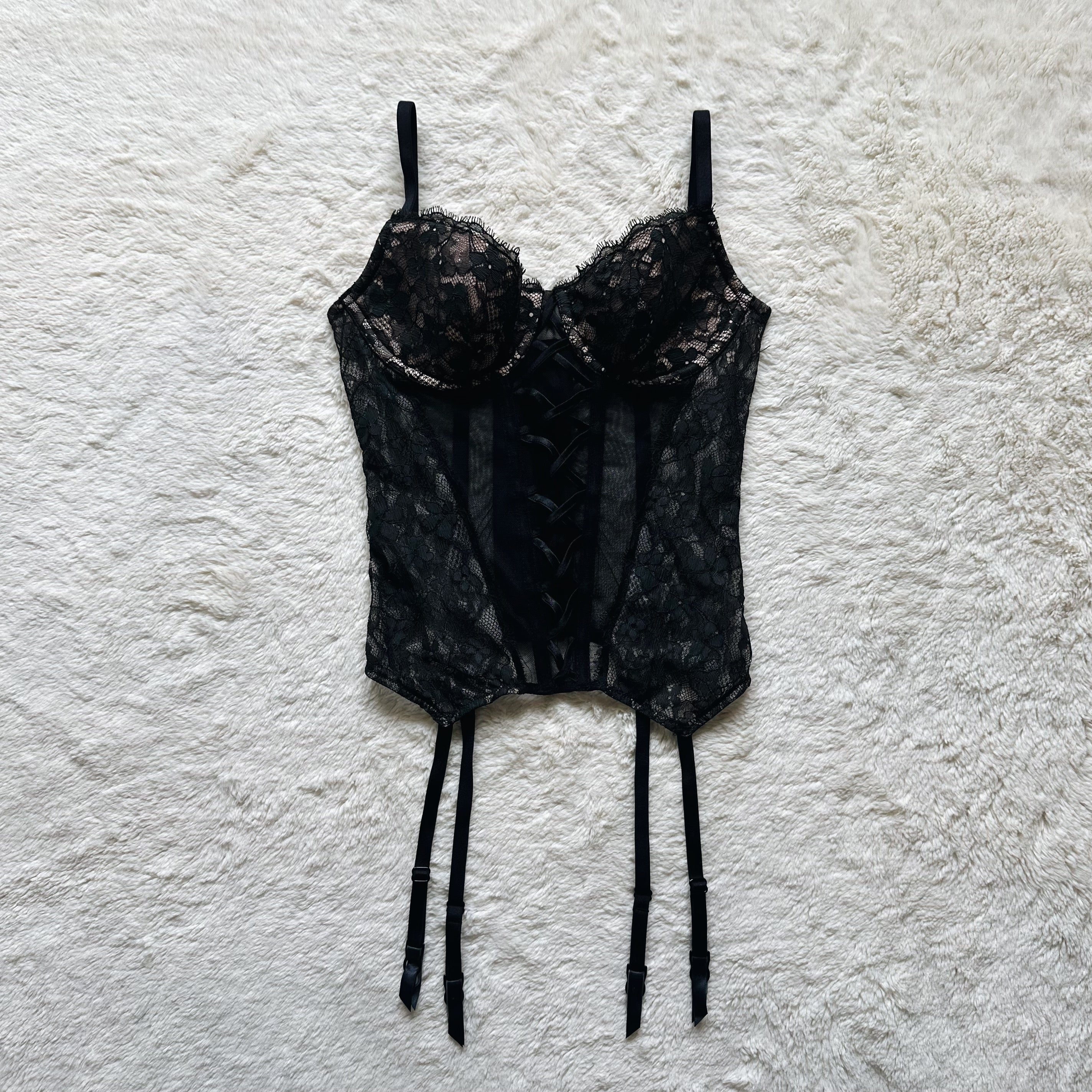 2010's shadow lace corset
