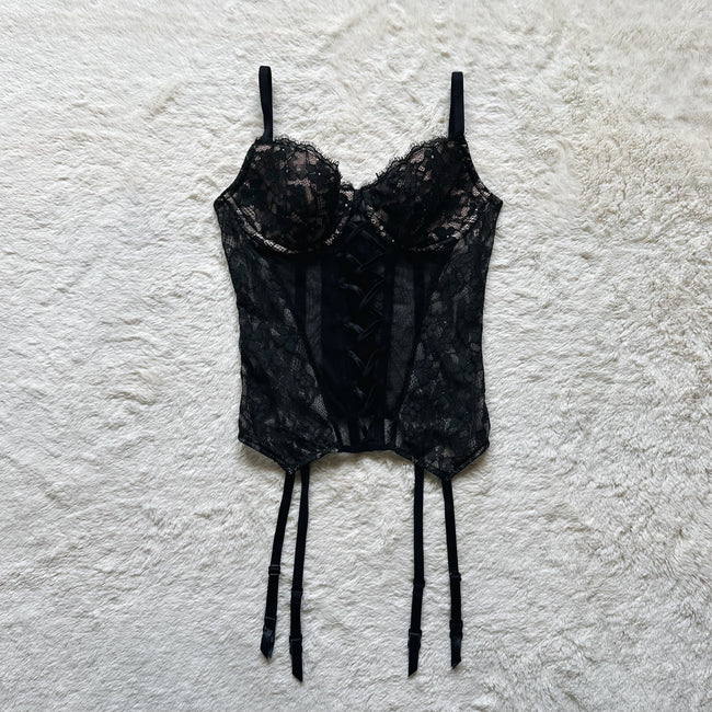 2010's shadow lace corset